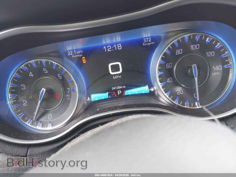 2016 Chrysler 300C (VIN 2C3CCAKG2GH111471) — фото 7 из 18