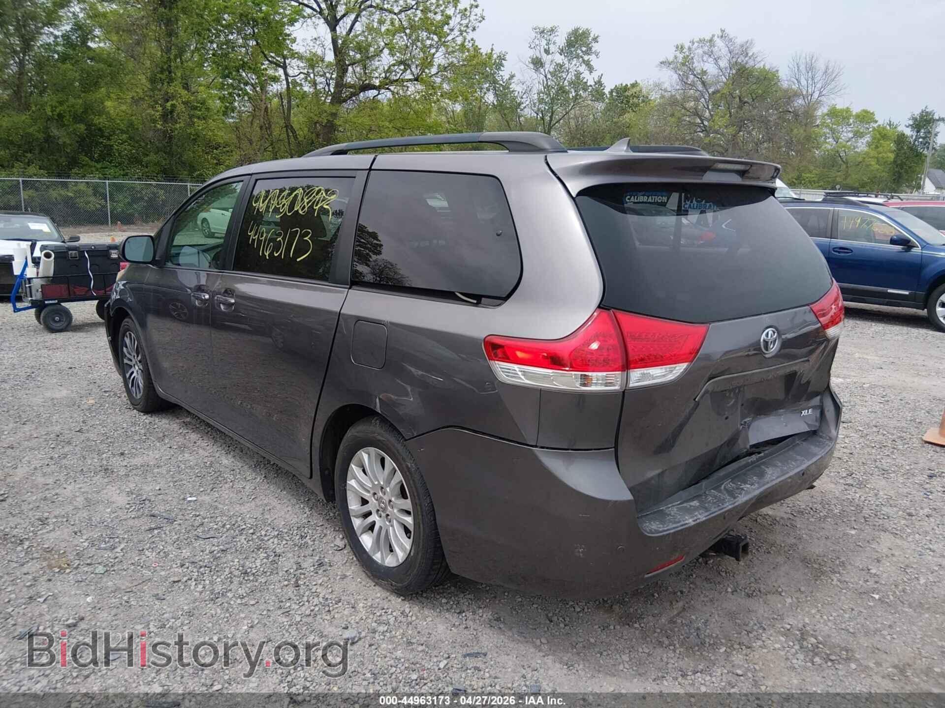 2011 TOYOTA SIENNA - VIN: 5TDYK3DCXBS171969 - Фото 3