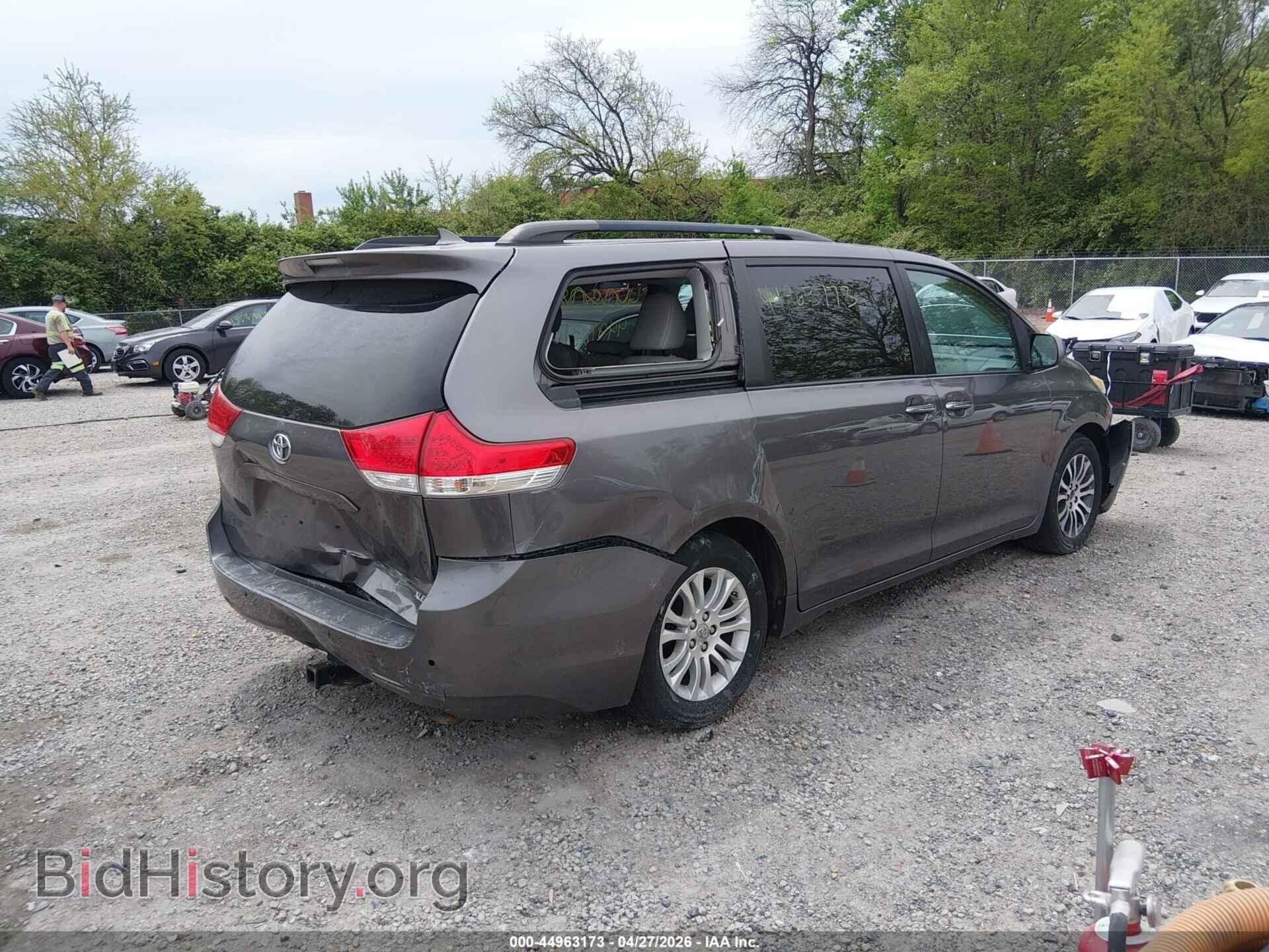 2011 TOYOTA SIENNA - VIN: 5TDYK3DCXBS171969 - Фото 4