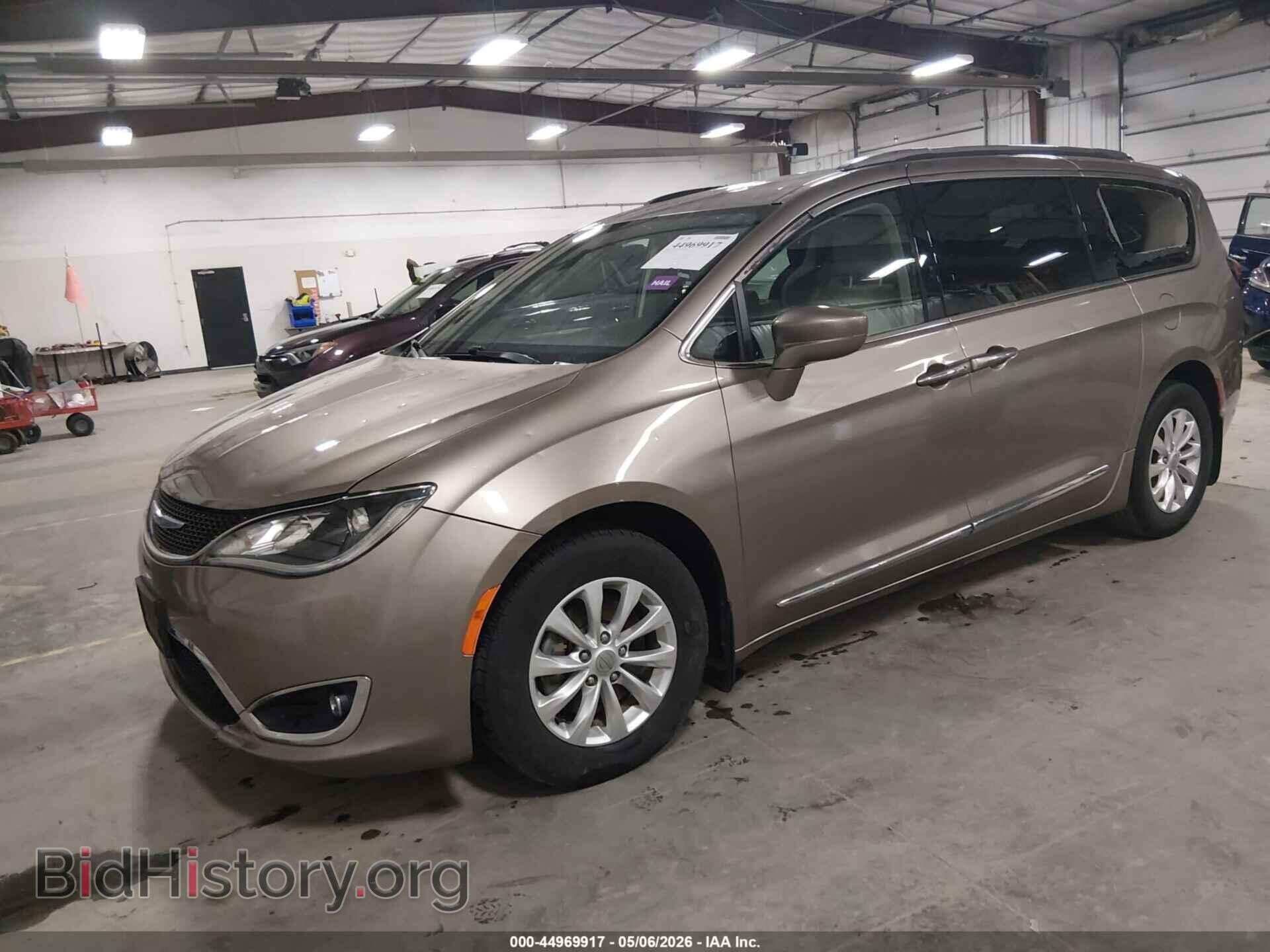 2018 CHRYSLER PACIFICA - VIN: 2C4RC1BG8JR193830 - Фото 2