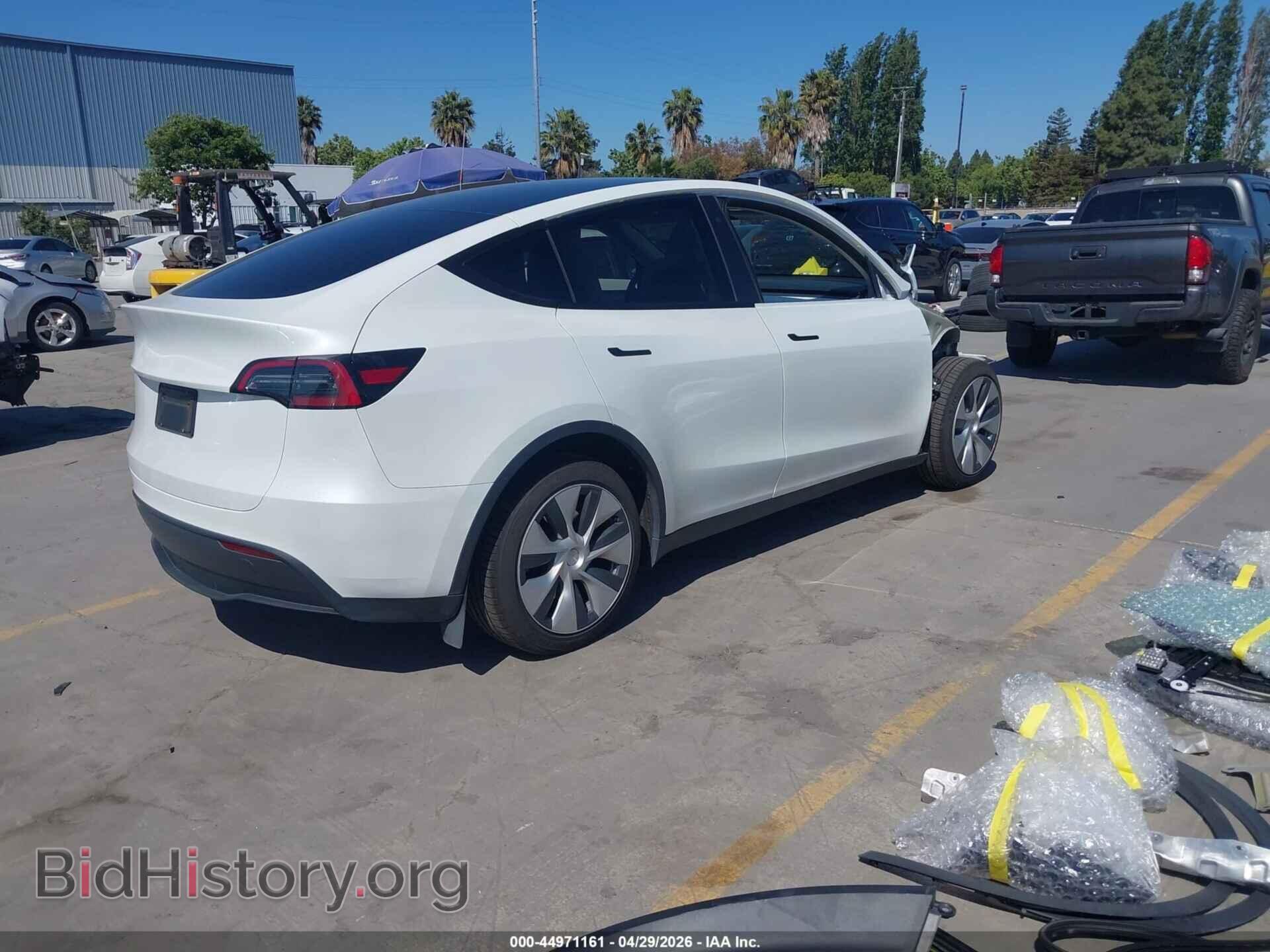 2023 TESLA MODEL Y - VIN: 7SAYGDEE8PF630177 - Фото 4