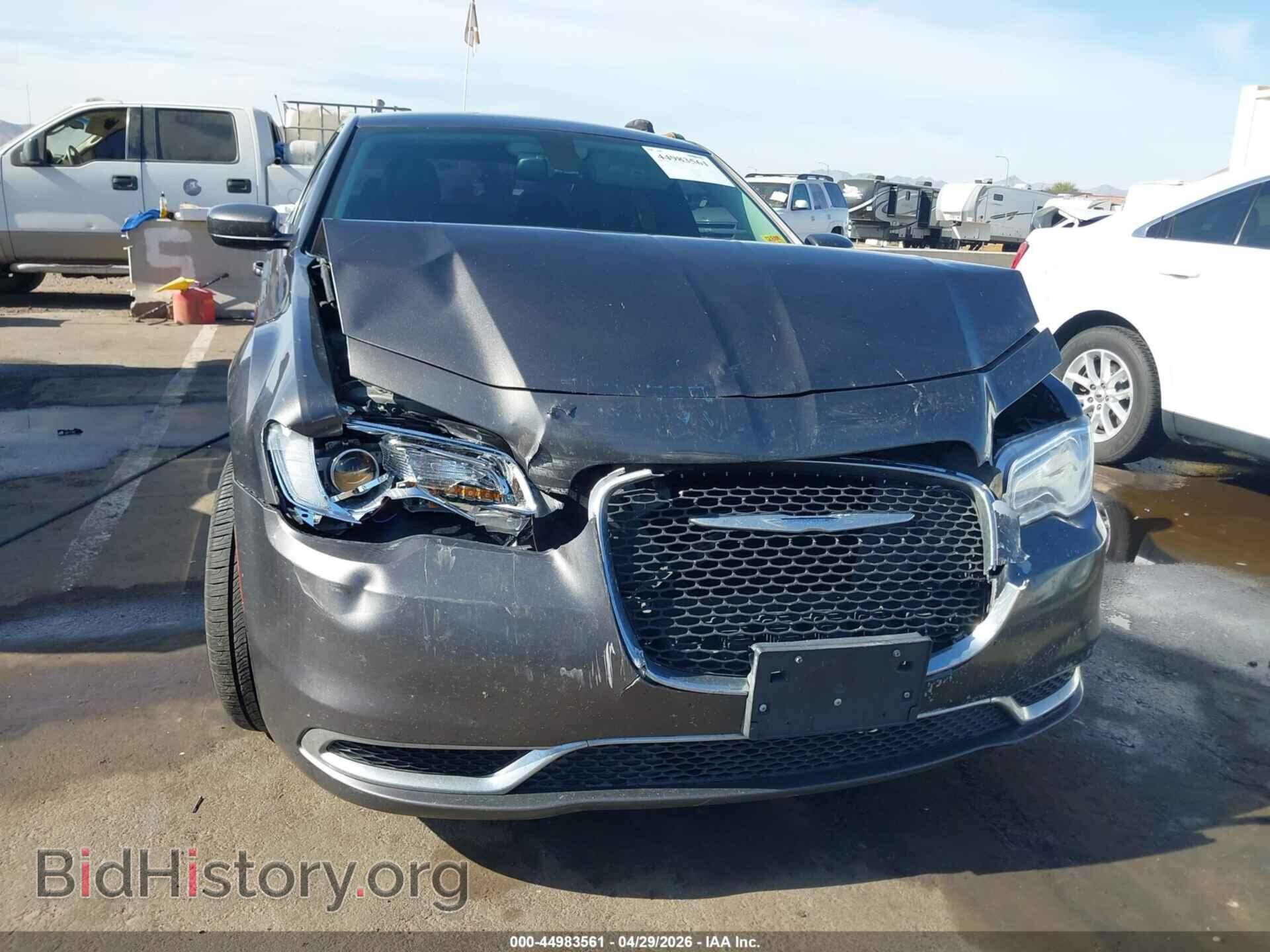 2015 CHRYSLER 300 - VIN: 2C3CCAAGXFH801940 - Фото 6
