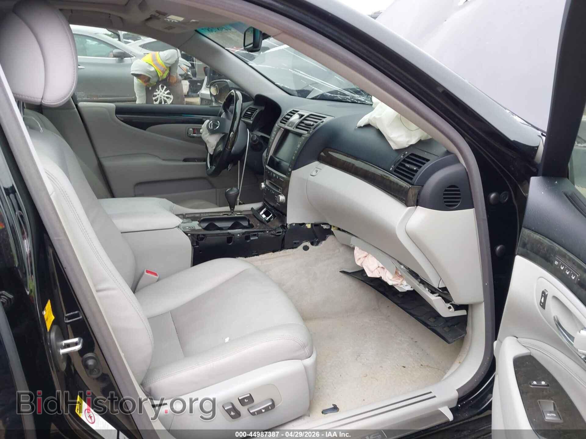 2011 LEXUS LS 460 - VIN: JTHBL5EF5B5107446 - Photo 5