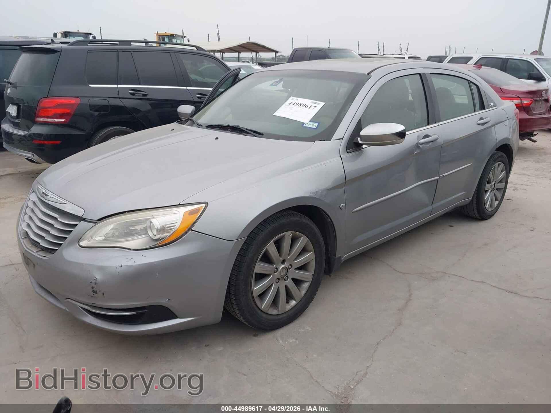 2013 CHRYSLER 200 - VIN: 1C3CCBBG6DN704145 - Photo 2