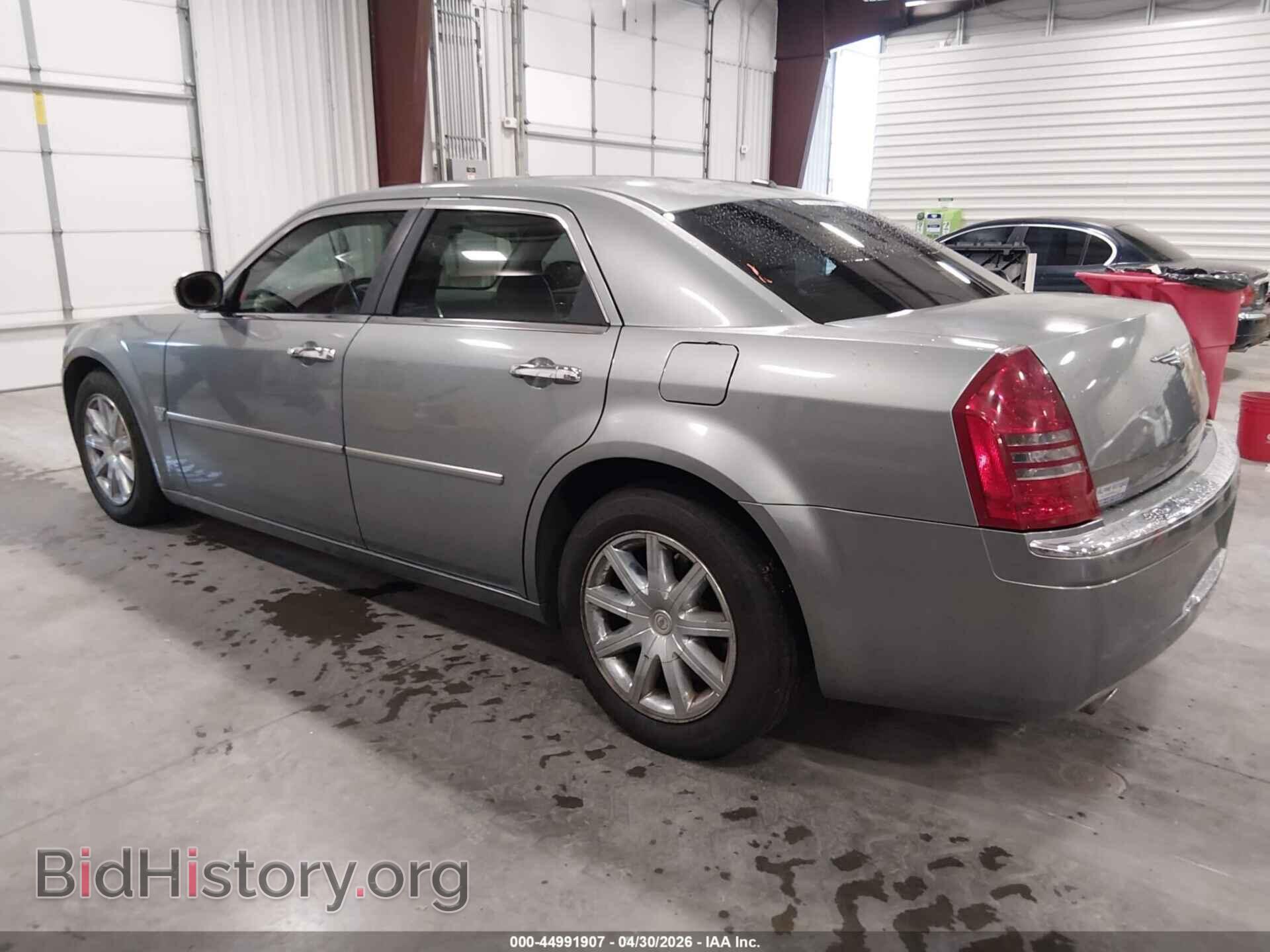 2007 CHRYSLER 300C - VIN: 2C3KA63H87H873242 - Фото 3