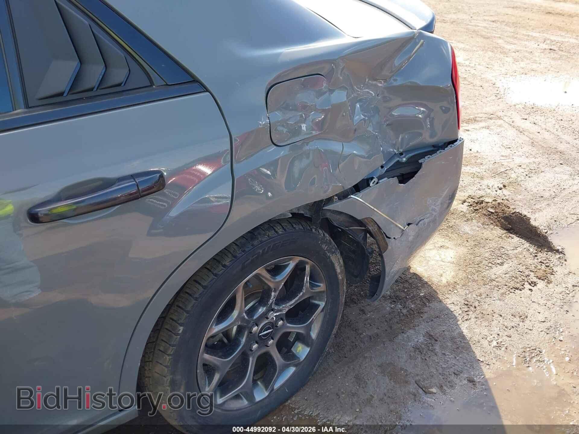 2018 CHRYSLER 300 - VIN: 2C3CCAGG3JH293651 - Photo 6