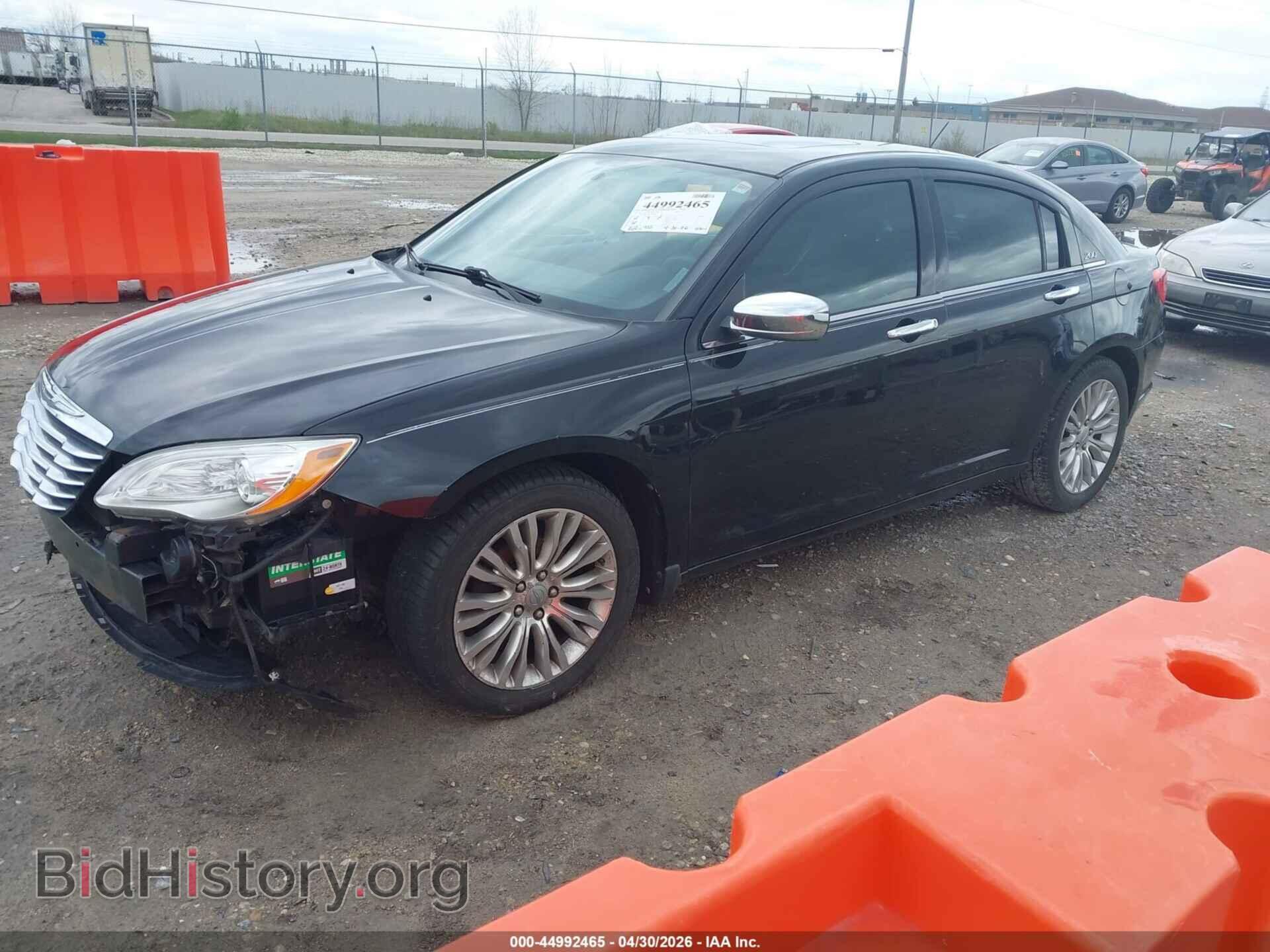 2011 CHRYSLER 200 - VIN: 1C3BC2FG8BN580687 - Фото 2