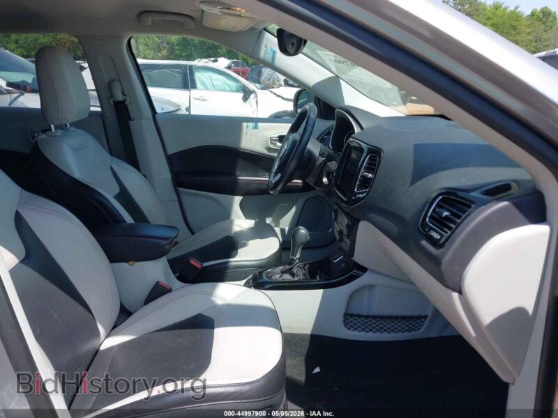 2018 Jeep COMPASS (VIN 3C4NJCCB1JT406486) — photo 5 of 18