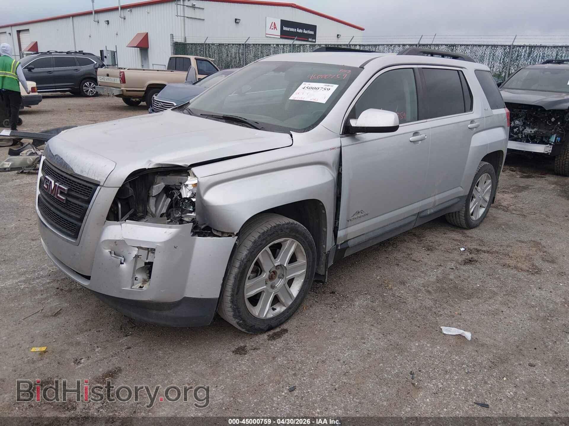 2011 GMC TERRAIN - VIN: 2CTALUECXB6338946 - Photo 2