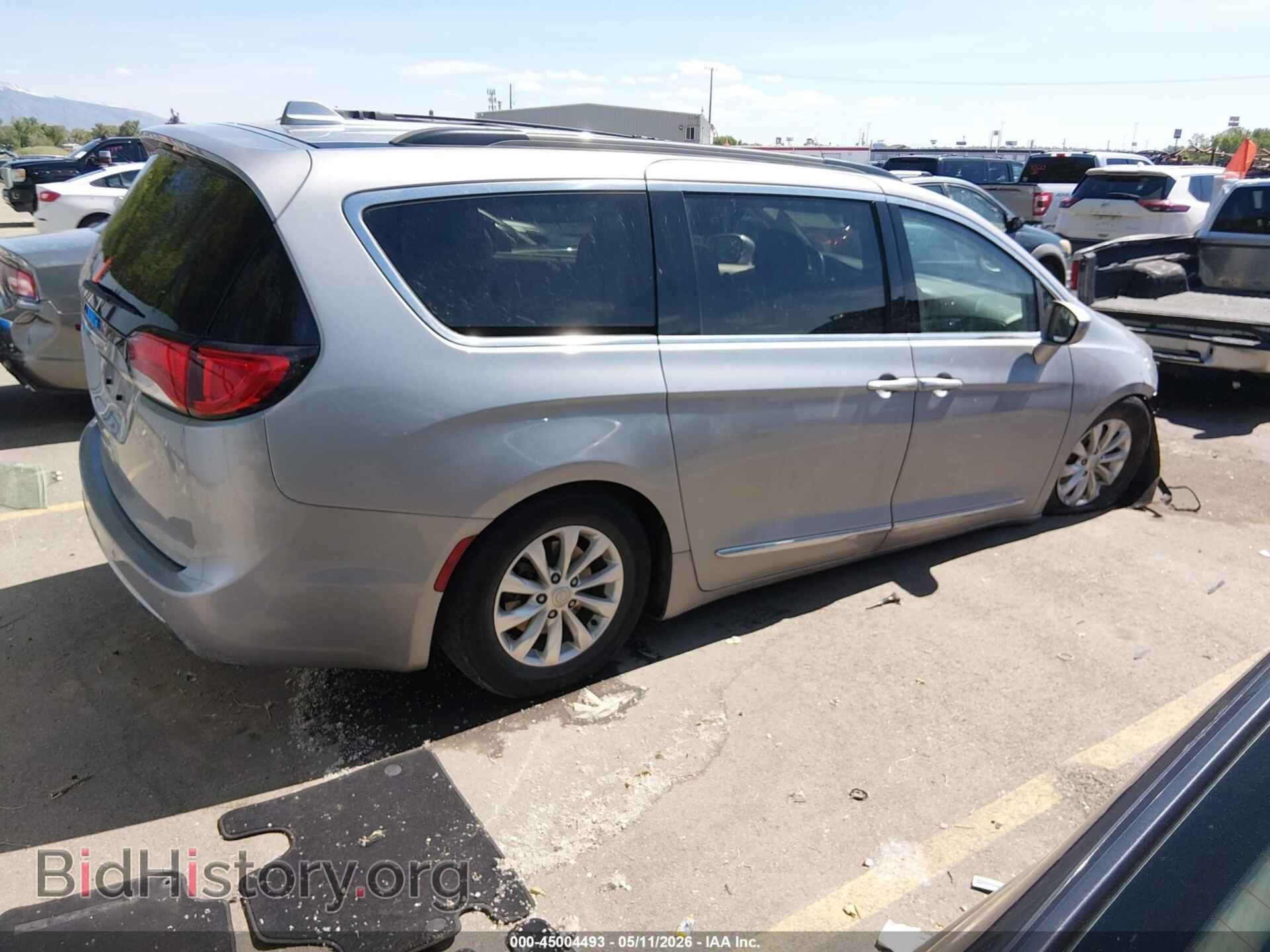 2017 CHRYSLER PACIFICA - VIN: 2C4RC1BG1HR803058 - Photo 4