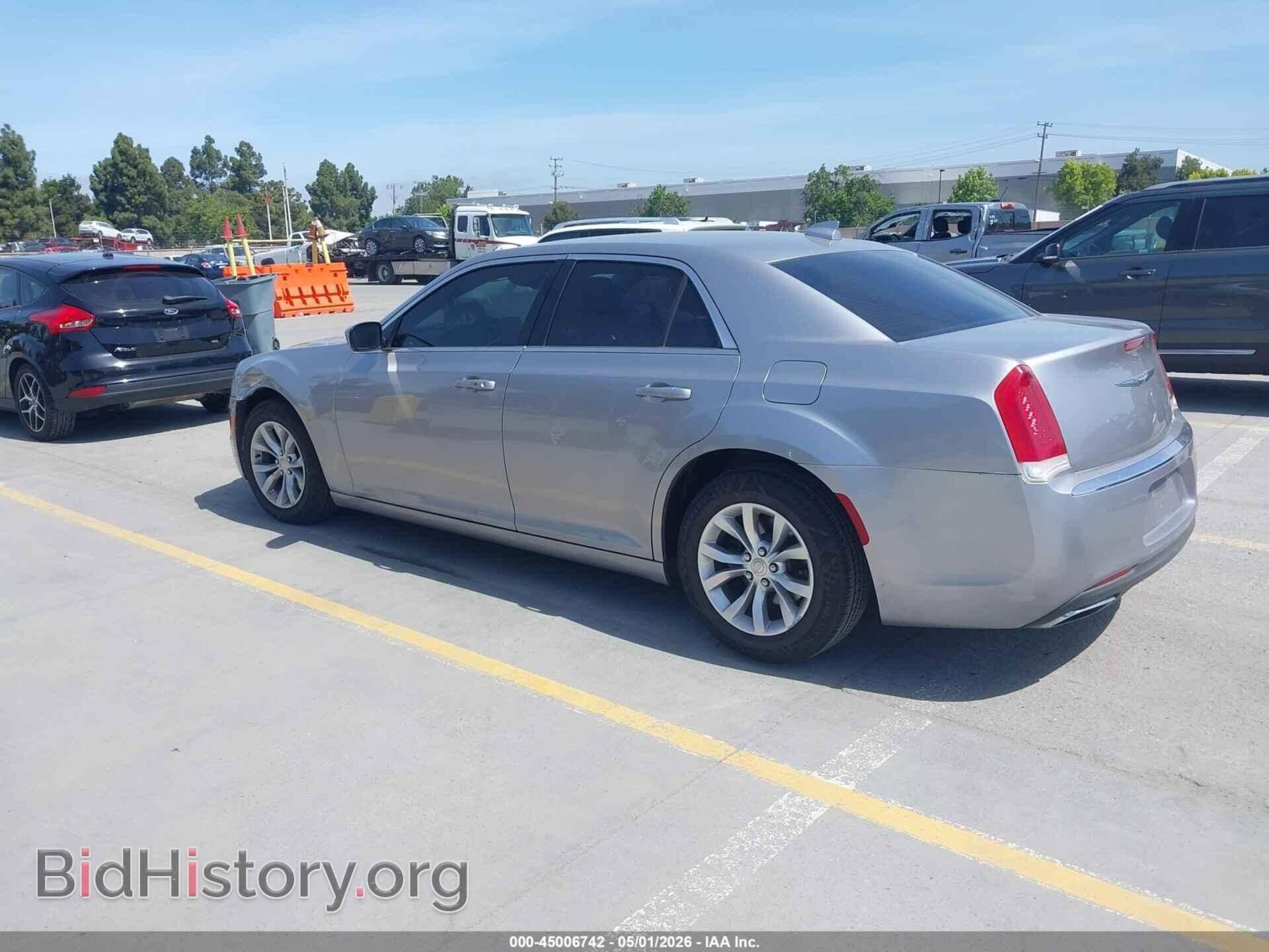2015 CHRYSLER 300 - VIN: 2C3CCAAG2FH838061 - Фото 3