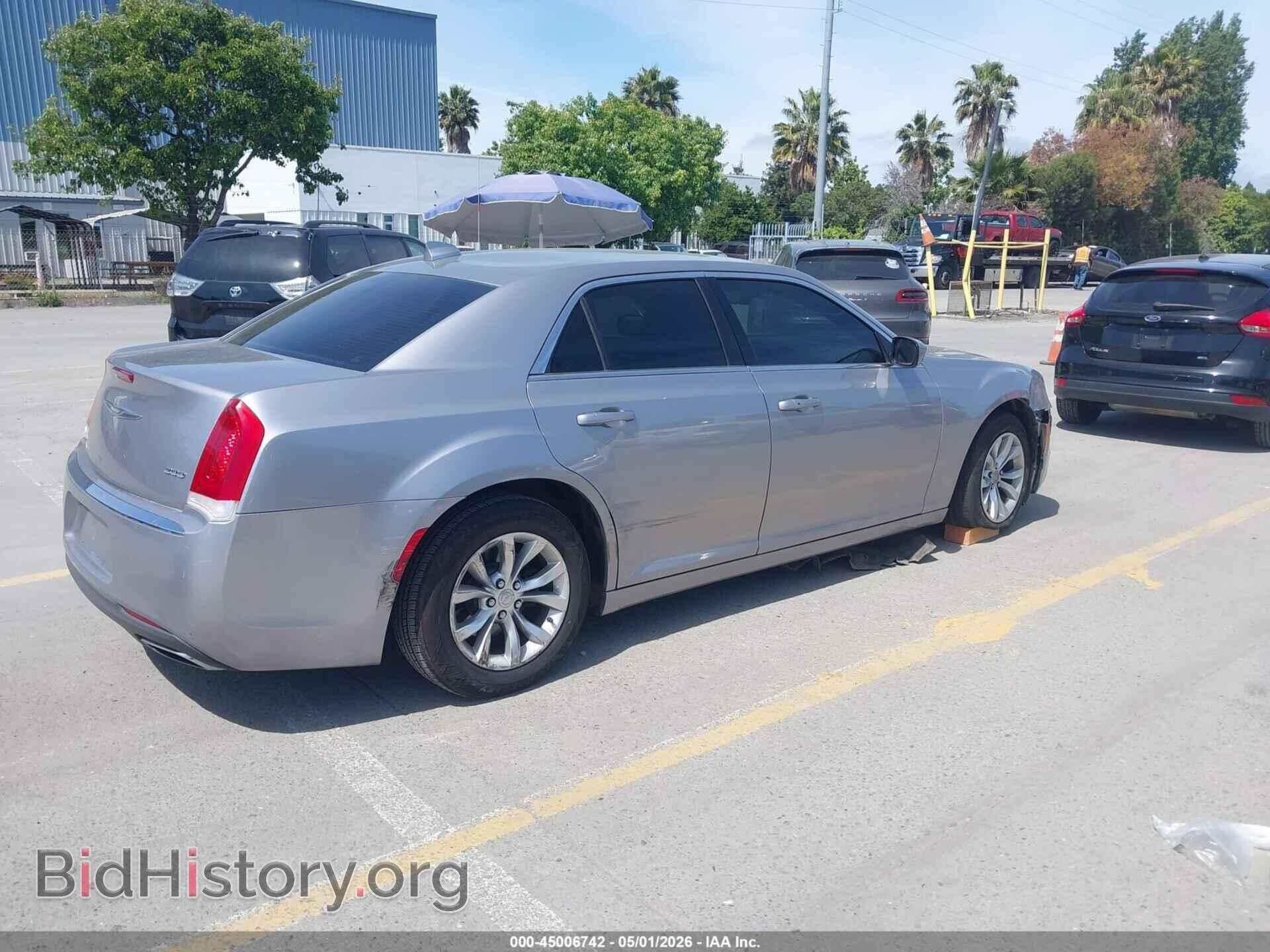 2015 CHRYSLER 300 - VIN: 2C3CCAAG2FH838061 - Фото 4