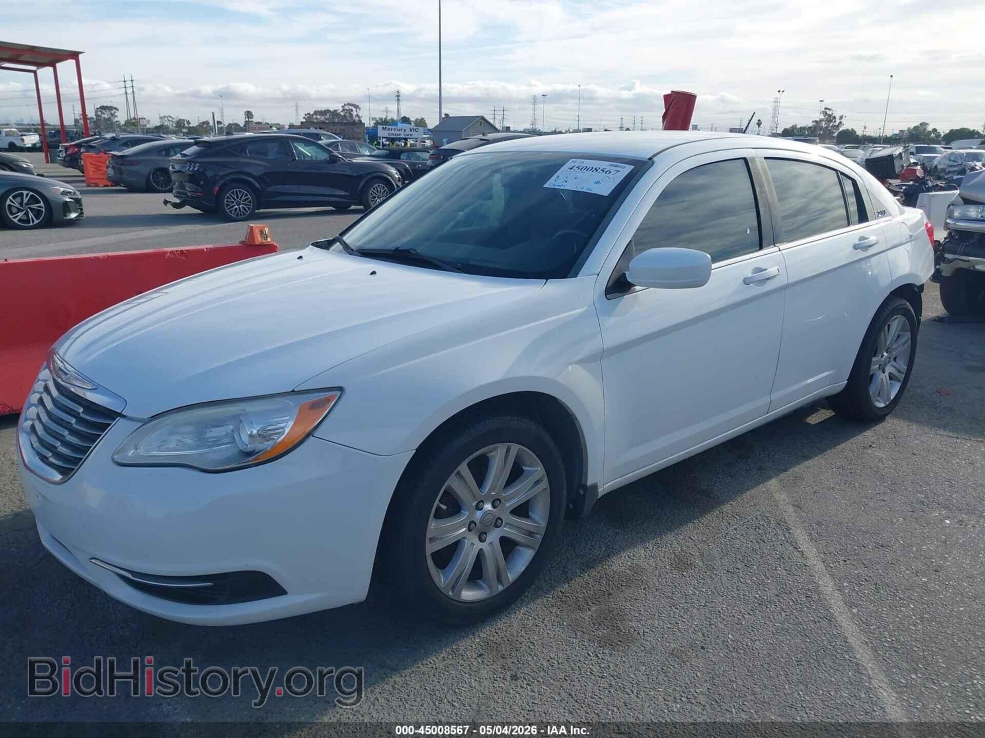 2013 CHRYSLER 200 - VIN: 1C3CCBBB4DN765322 - Фото 2