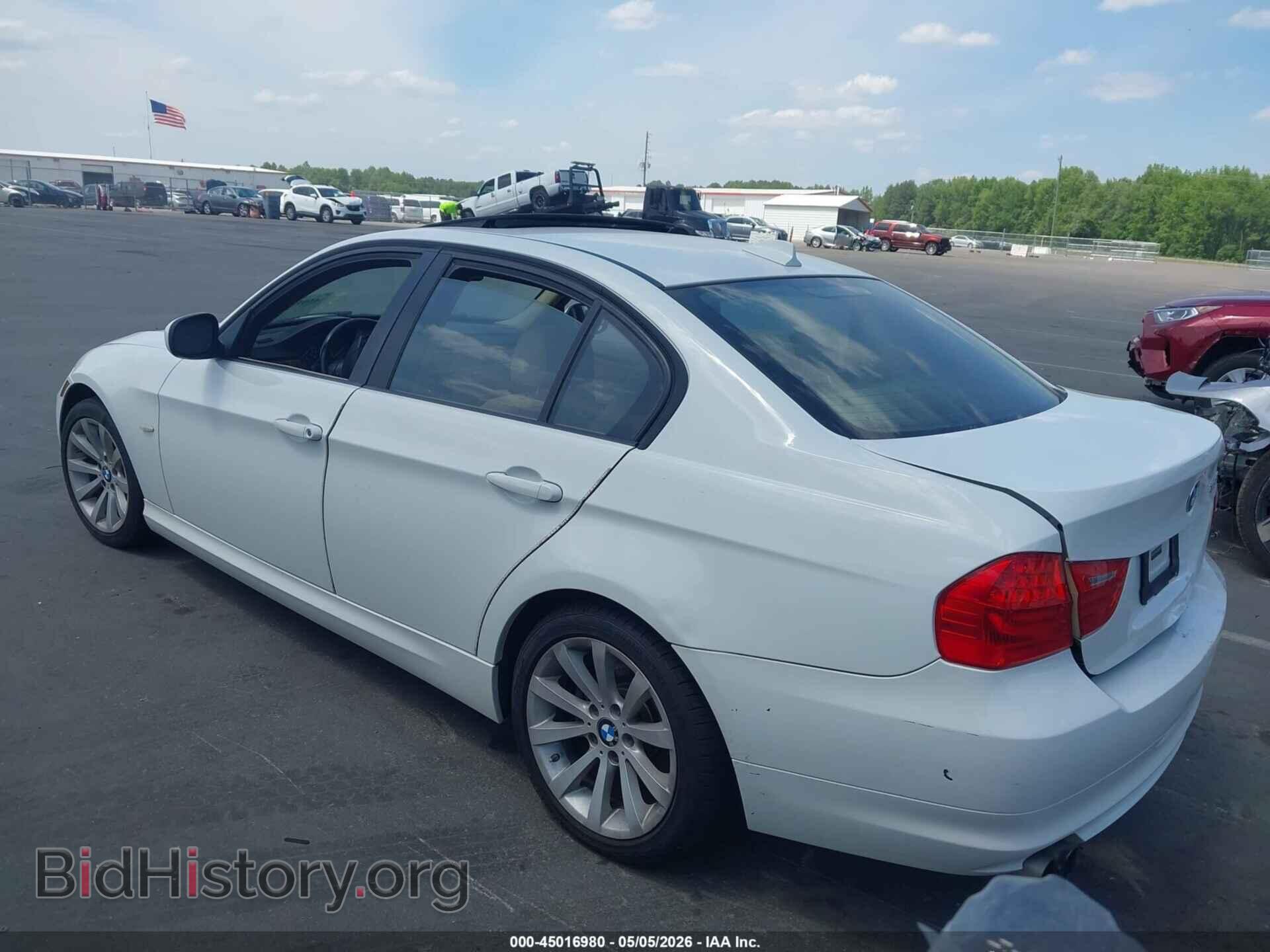 2011 BMW 328I - VIN: WBAPH7C55BE676566 - Фото 3