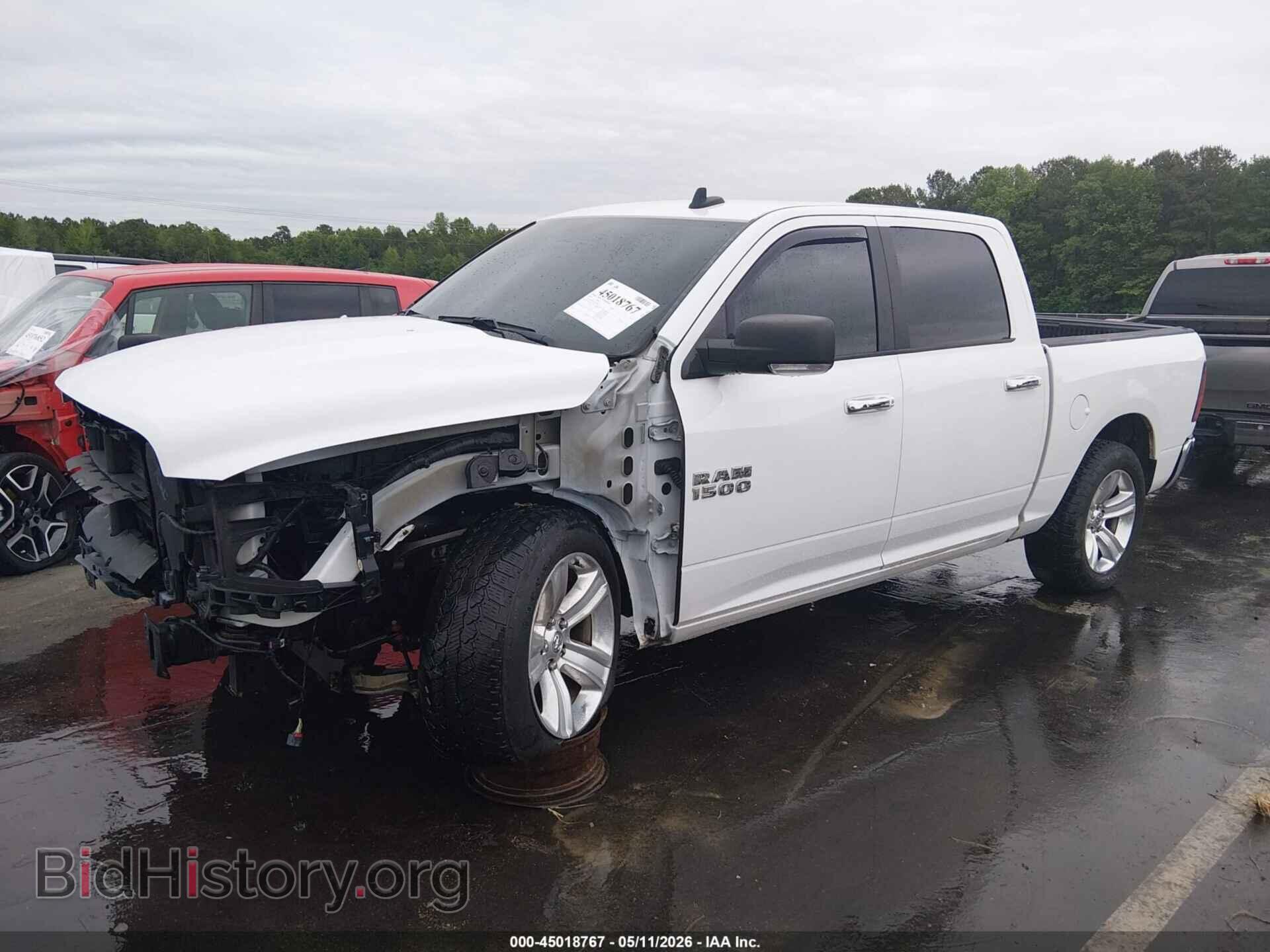 2018 RAM 1500 - VIN: 3C6RR7LT2JG171784 - Фото 2