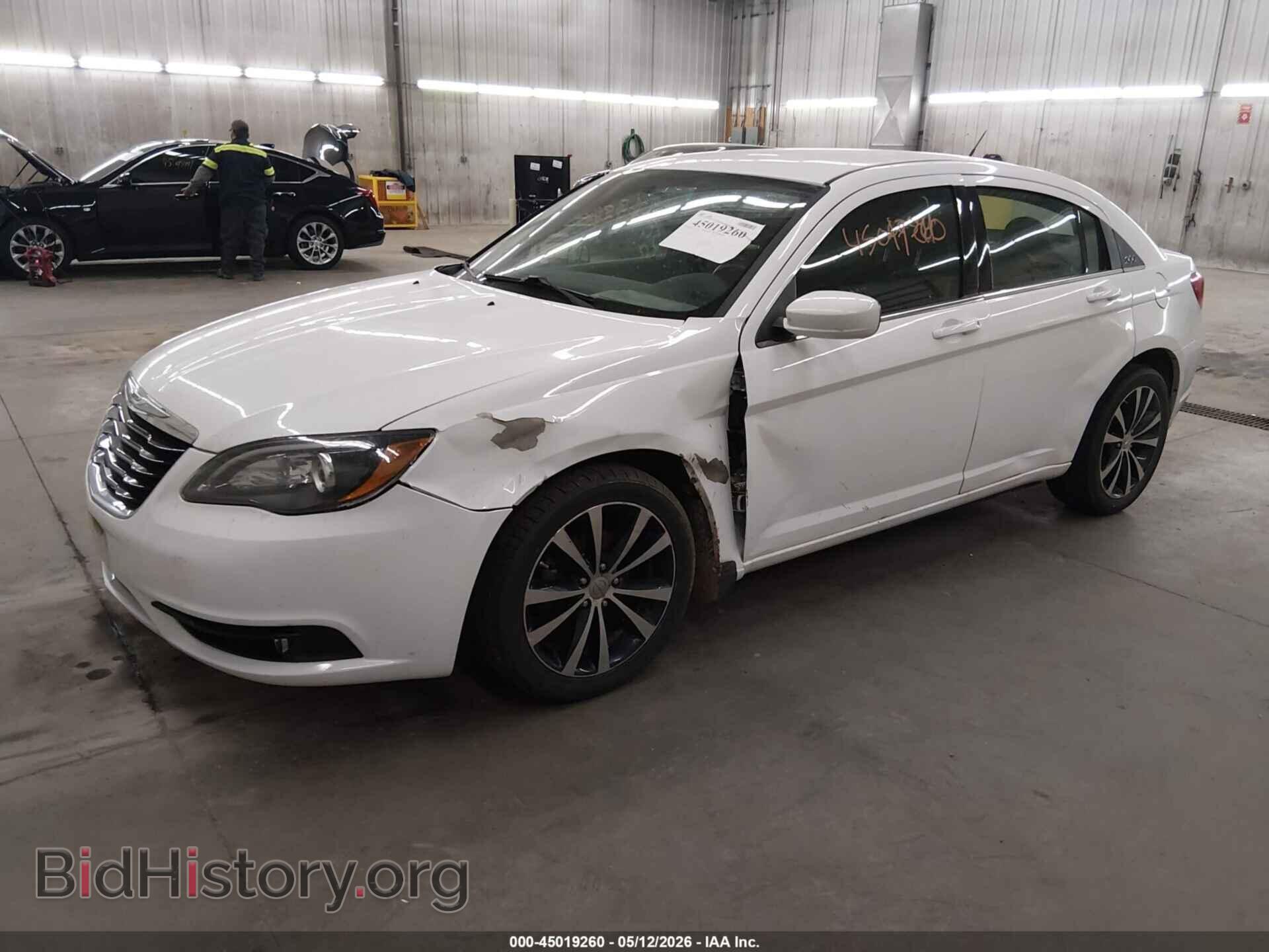 2013 CHRYSLER 200 - VIN: 1C3CCBBG6DN726663 - Photo 2