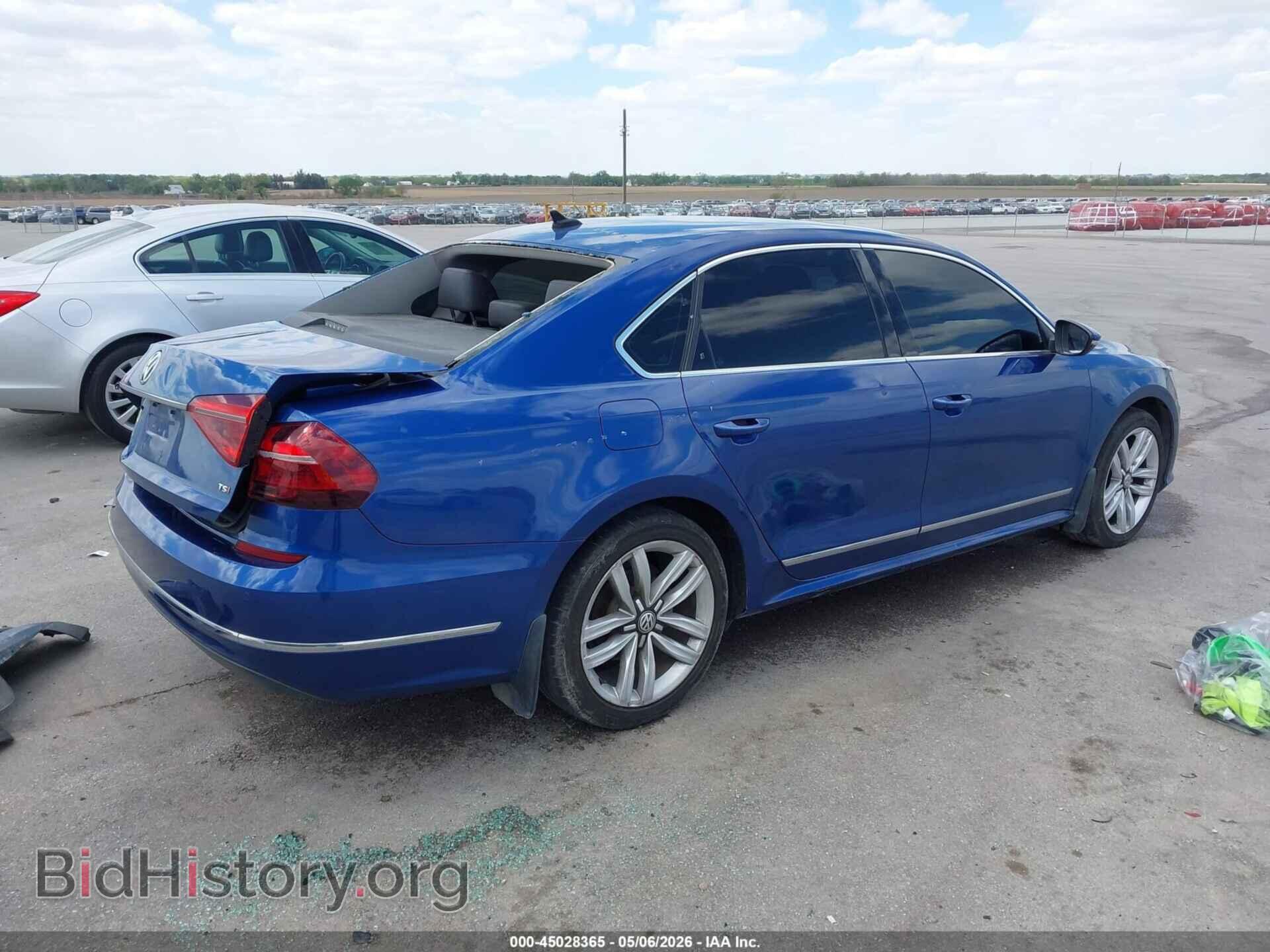 2017 VOLKSWAGEN PASSAT - VIN: 1VWGT7A32HC045097 - Фото 4