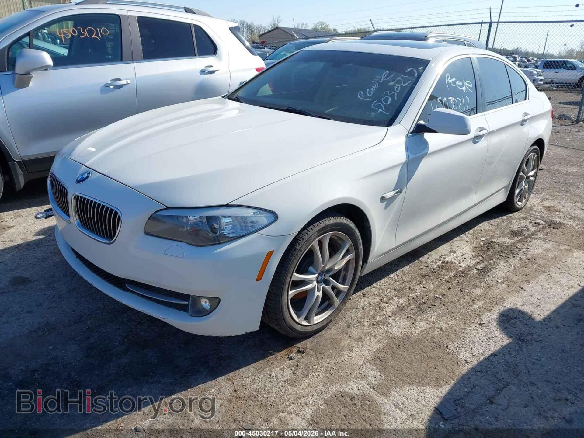 2013 BMW 528I - VIN: WBAXH5C57DD108784 - Фото 2