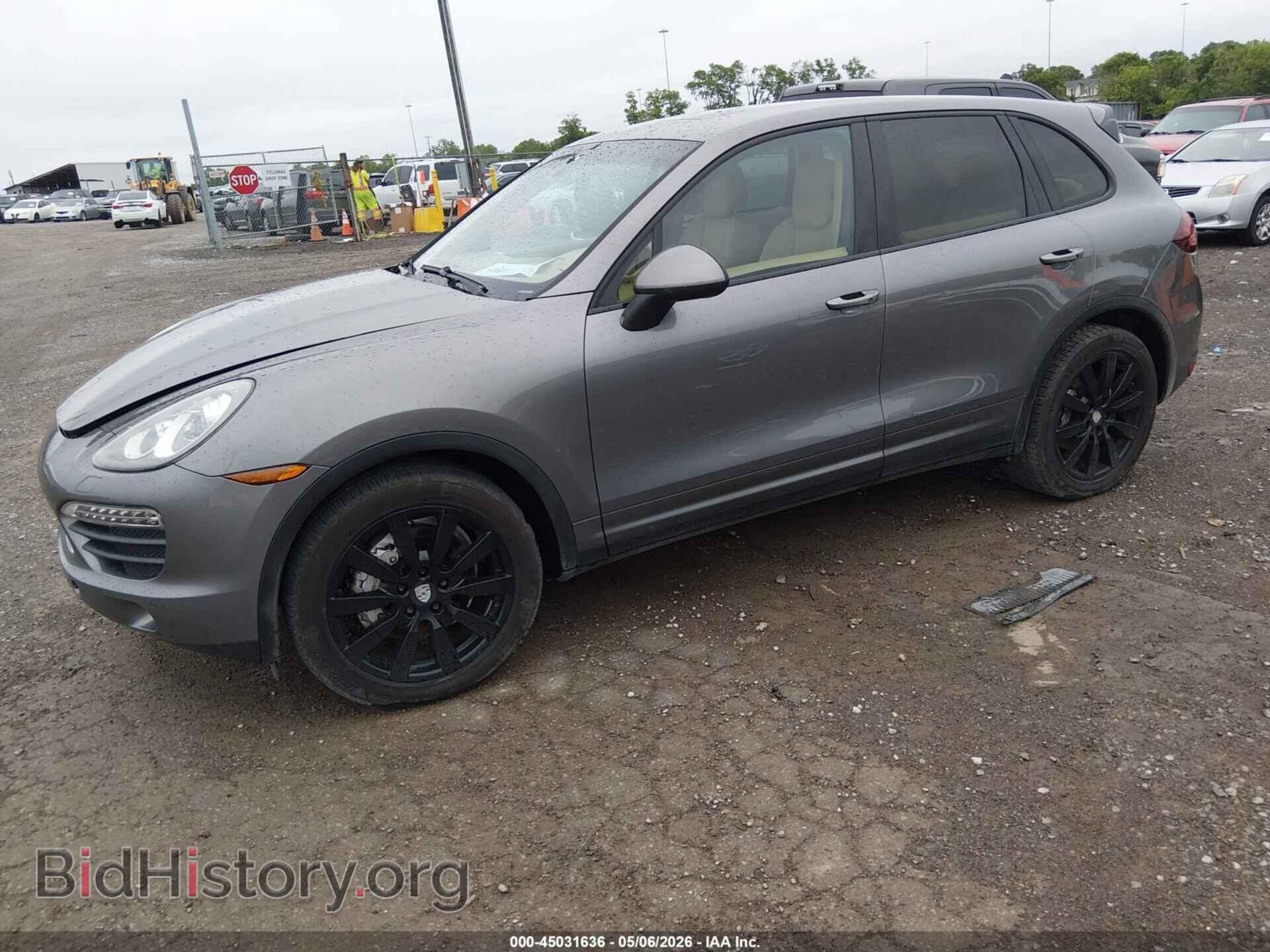 2013 PORSCHE CAYENNE - VIN: WP1AB2A29DLA82422 - Photo 2