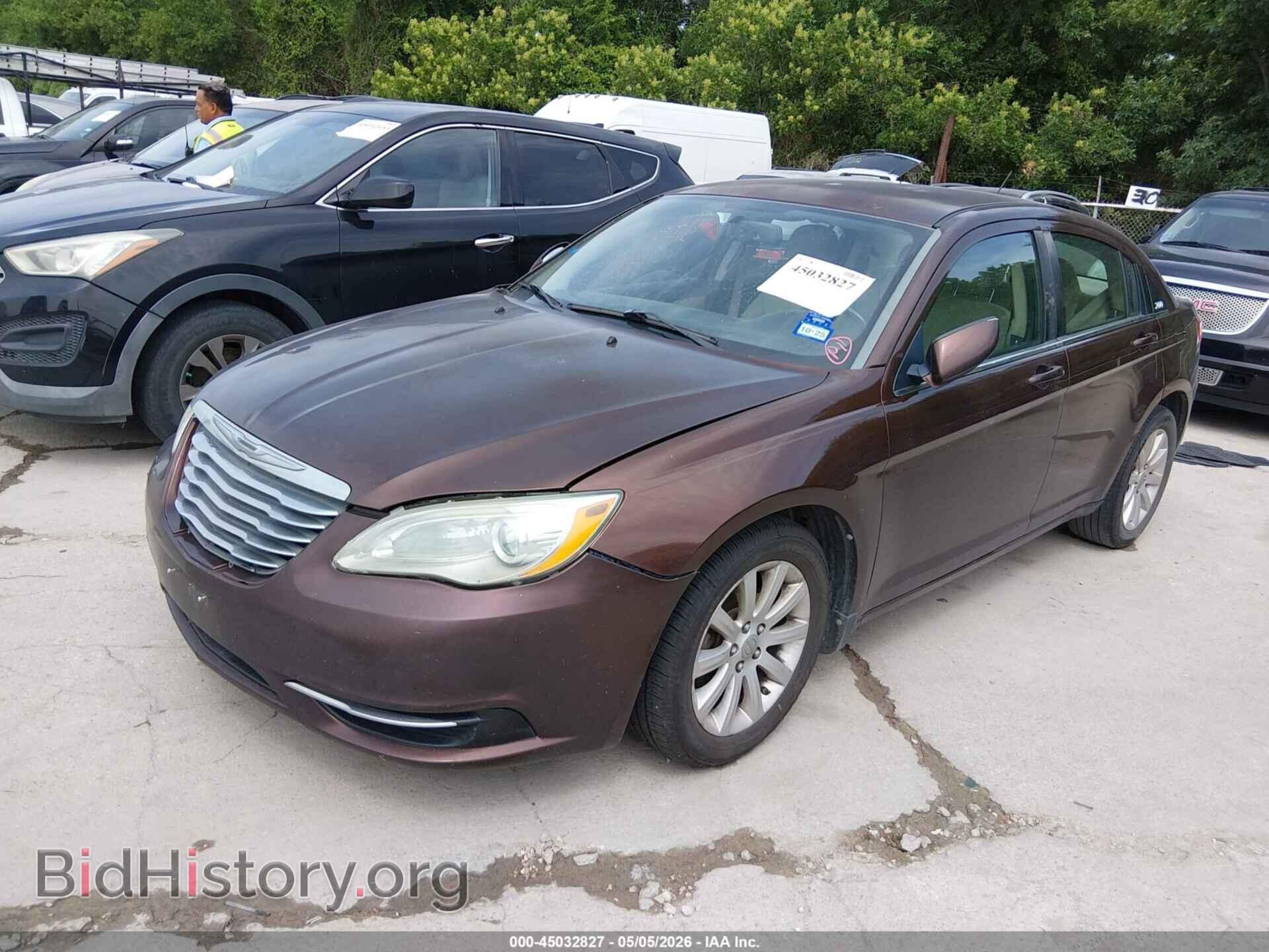 2012 CHRYSLER 200 - VIN: 1C3CCBBGXCN169626 - Фото 2