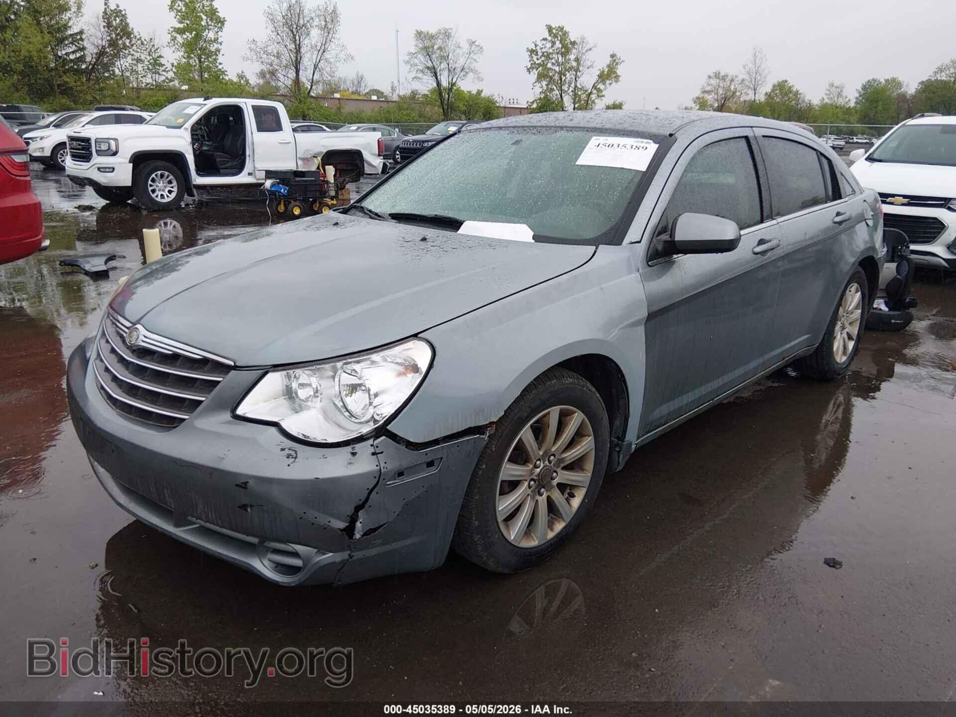 2010 CHRYSLER SEBRING - VIN: 1C3CC5FB6AN174013 - Фото 2