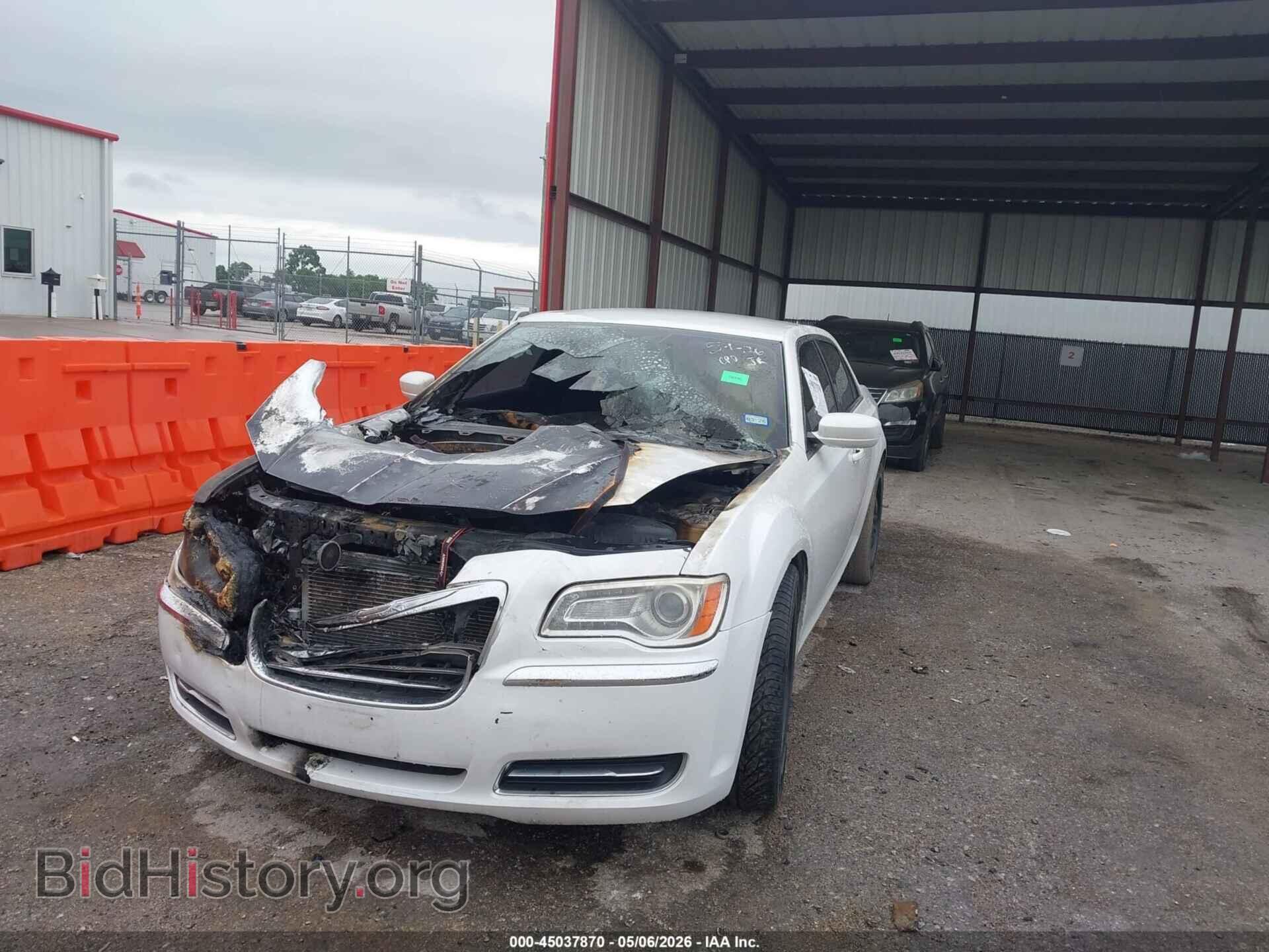 2012 CHRYSLER 300 - VIN: 2C3CCAAG8CH104925 - Фото 2