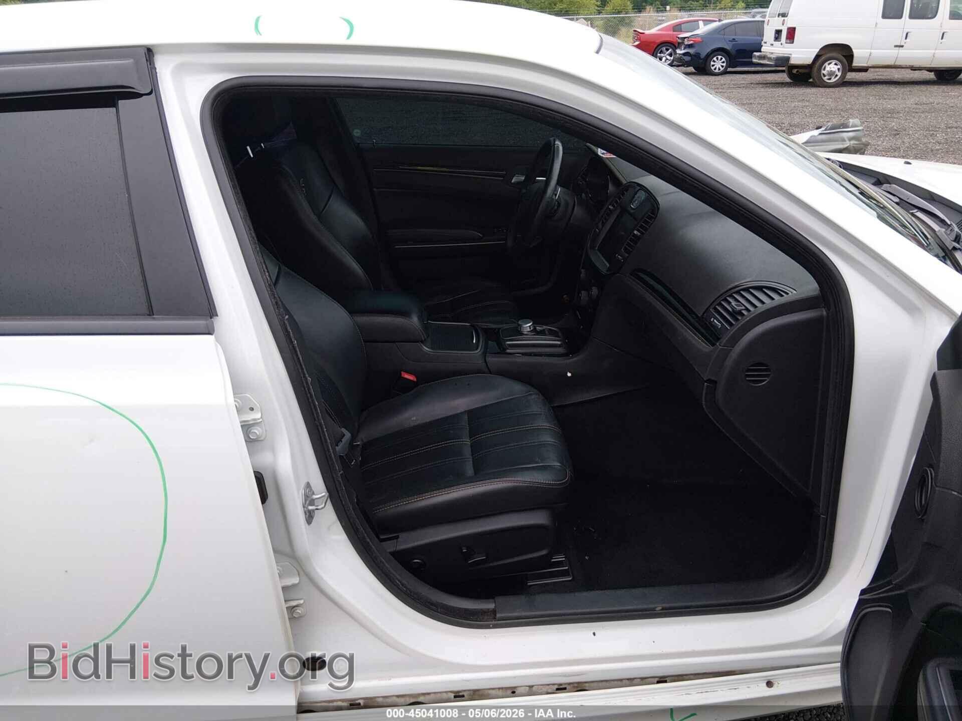 2017 CHRYSLER 300 - VIN: 2C3CCABG0HH653380 - Фото 5
