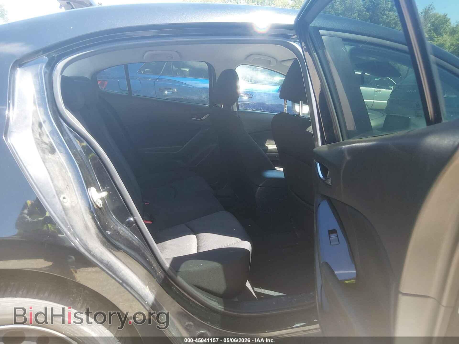 2018 MAZDA MAZDA3 - VIN: 3MZBN1U79JM228551 - Фото 8