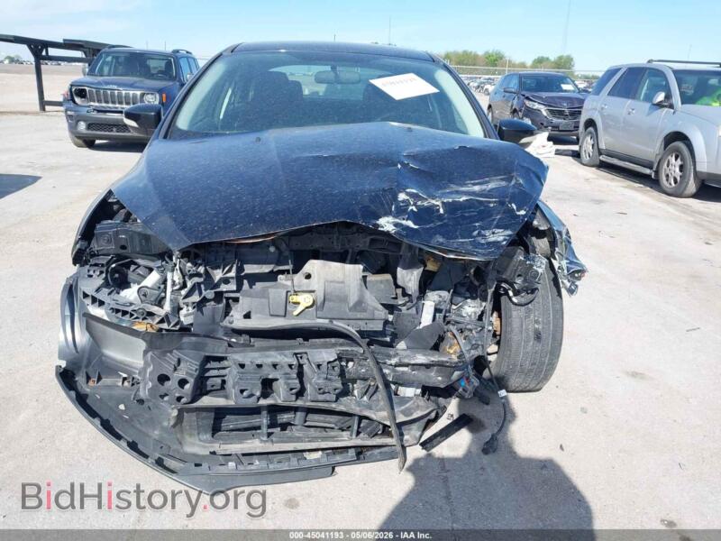 2018 Ford FOCUS (VIN 1FADP3F27JL278357) — photo 6 of 11