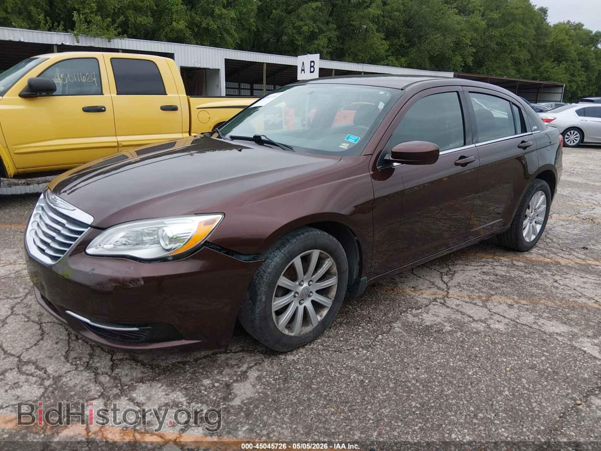 2013 CHRYSLER 200 - VIN: 1C3CCBBB5DN593379 - Photo 2