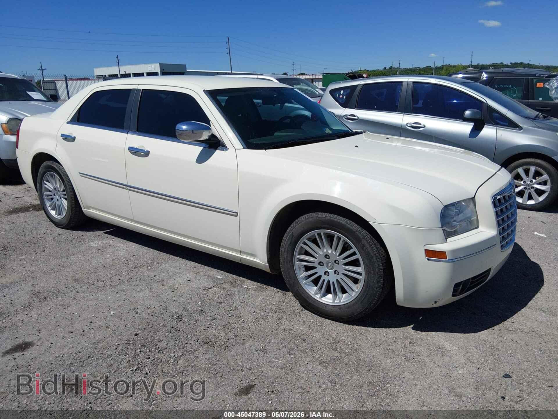 Photo 2C3CA4CD4AH198924 - CHRYSLER 300 2010