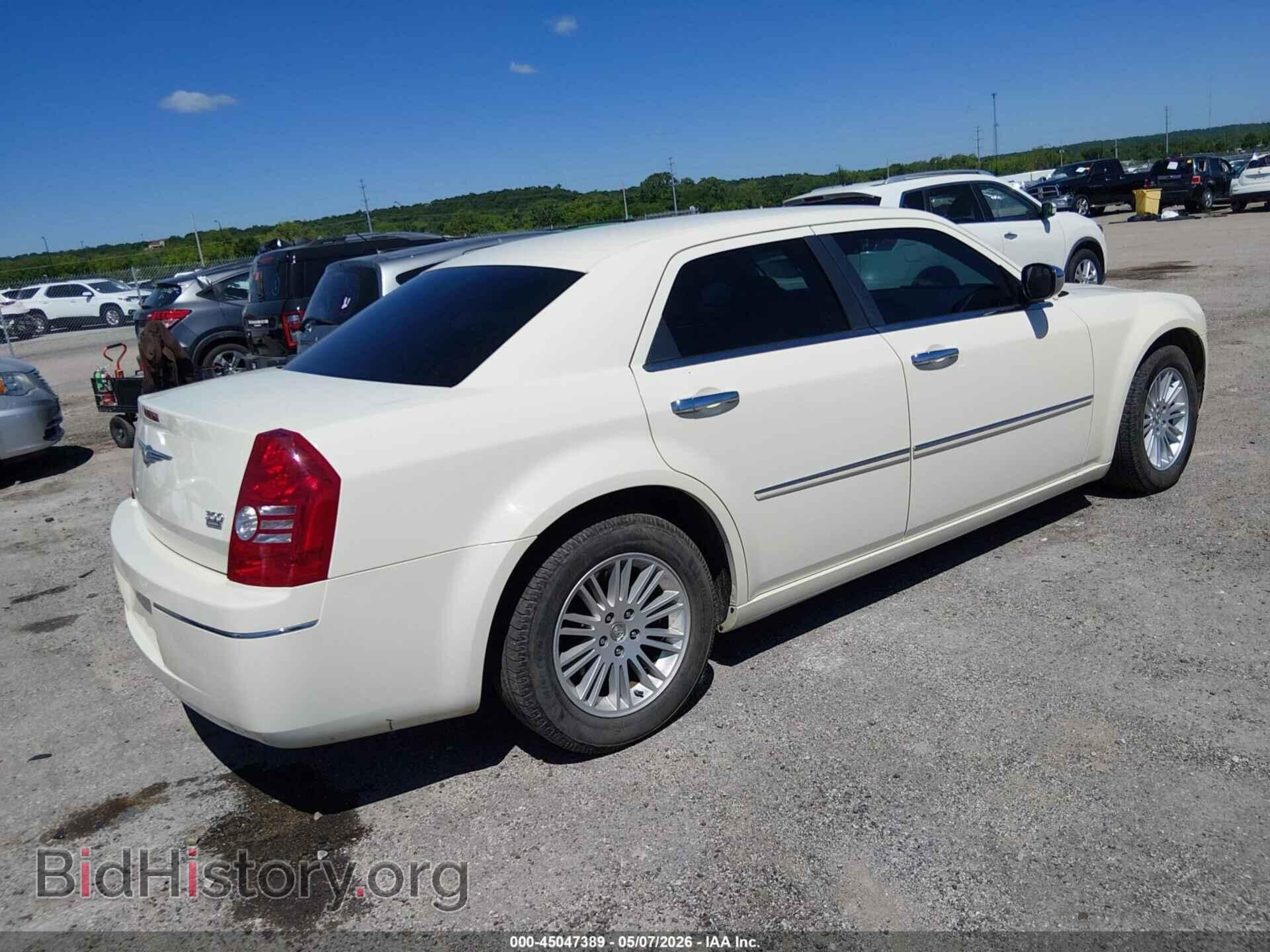 2010 CHRYSLER 300 - VIN: 2C3CA4CD4AH198924 - Фото 4
