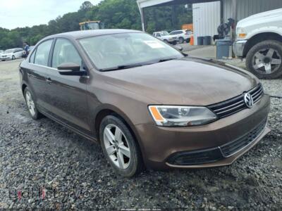 2014 Volkswagen JETTA 2.0L TDI, коричневый — VIN 3VWLL7AJ0EM252854, IAAI