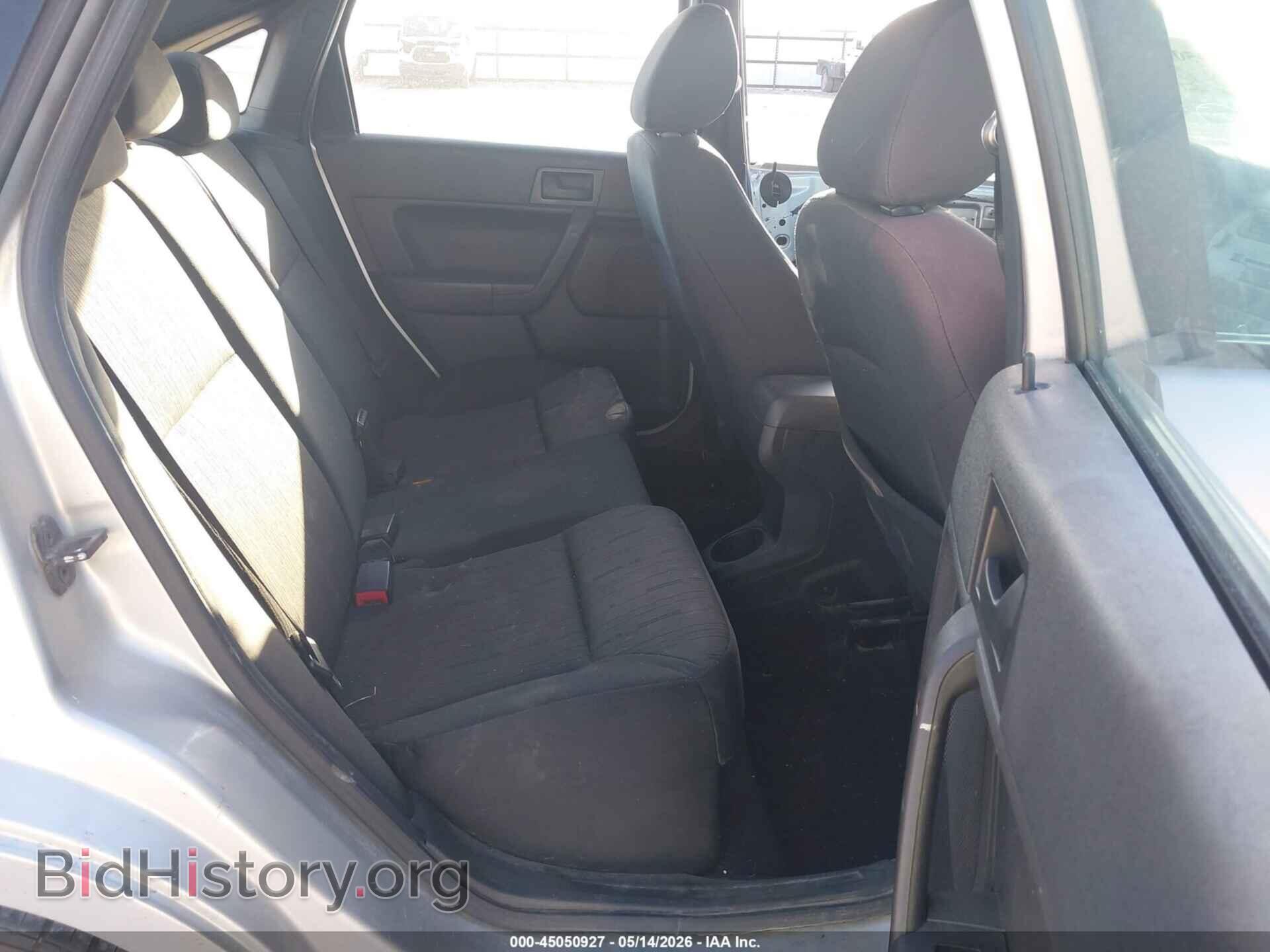 2010 FORD FOCUS - VIN: 1FAHP3FN3AW281945 - Photo 8