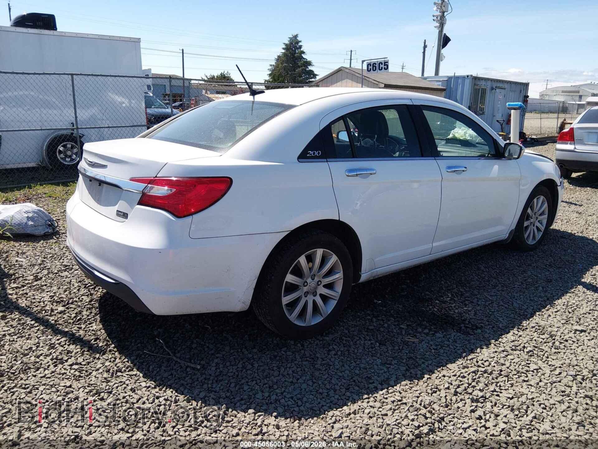 2013 CHRYSLER 200 - VIN: 1C3CCBCG9DN720323 - Photo 4