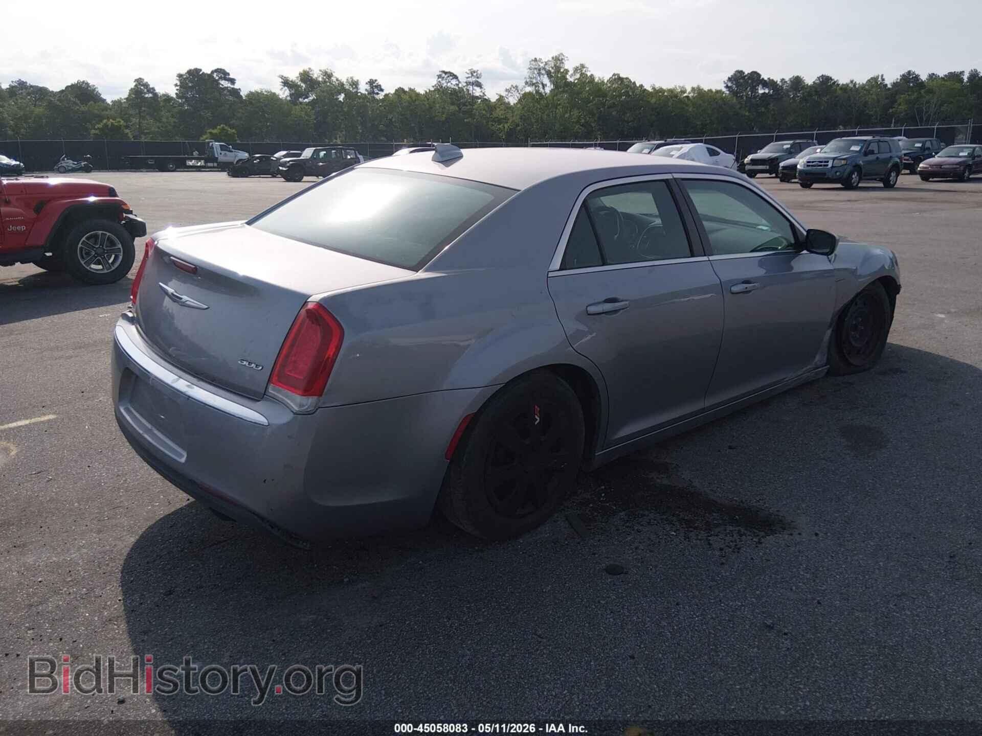 2017 CHRYSLER 300 - VIN: 2C3CCAAG4HH538377 - Фото 4