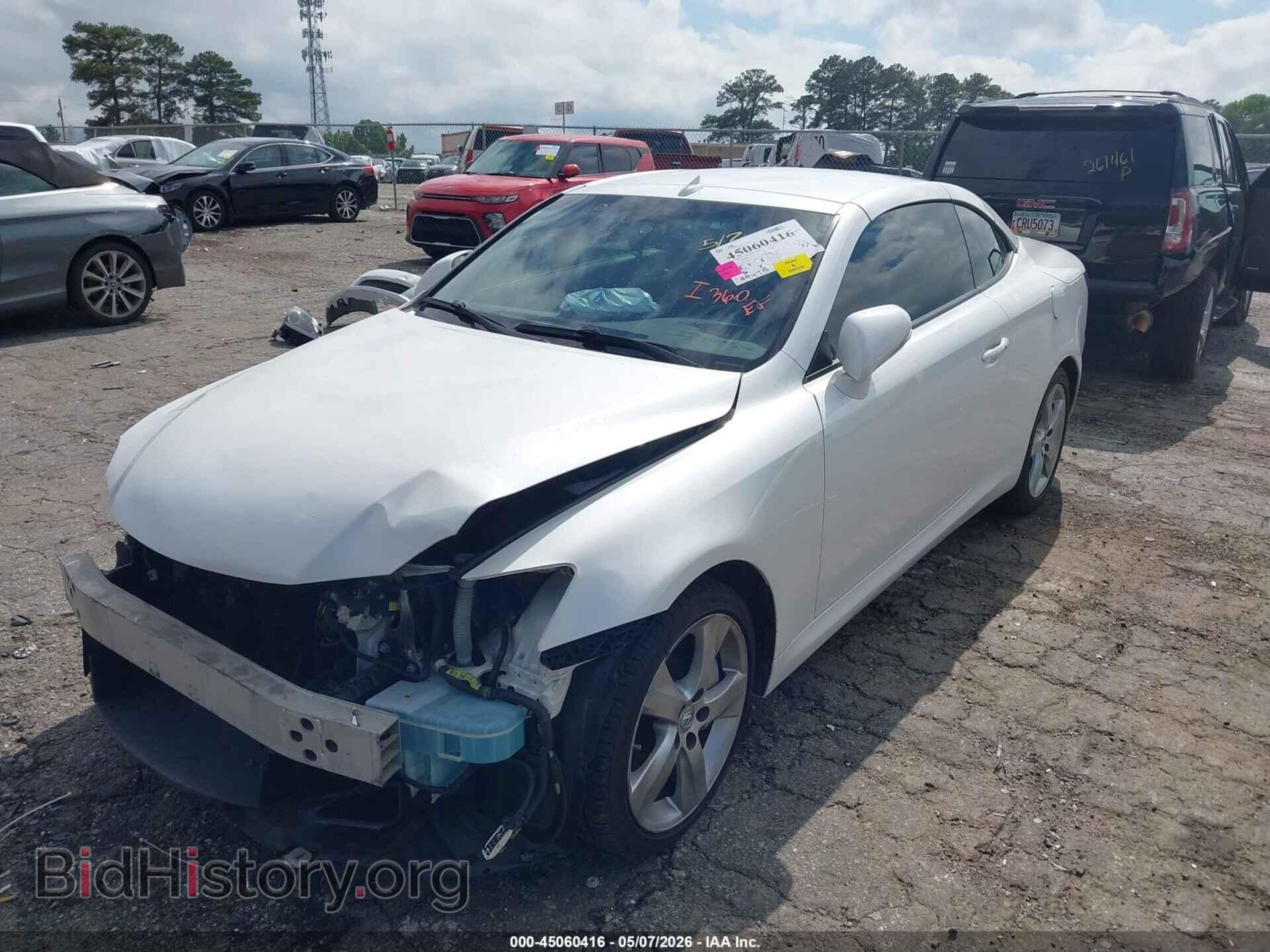 2011 LEXUS IS 350C - VIN: JTHFE2C29B2505139 - Photo 2