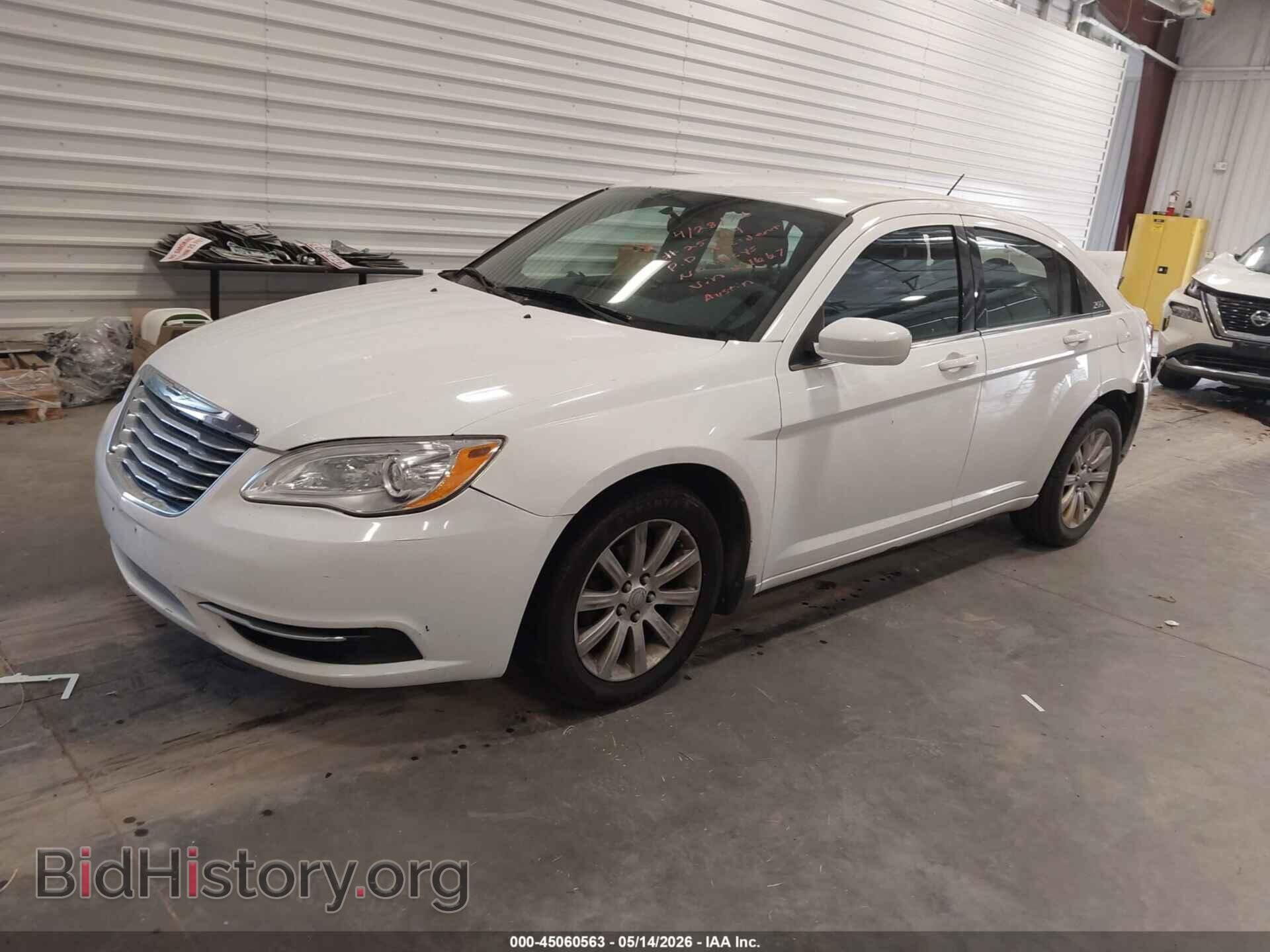 2013 CHRYSLER 200 - VIN: 1C3CCBBB8DN601667 - Фото 2