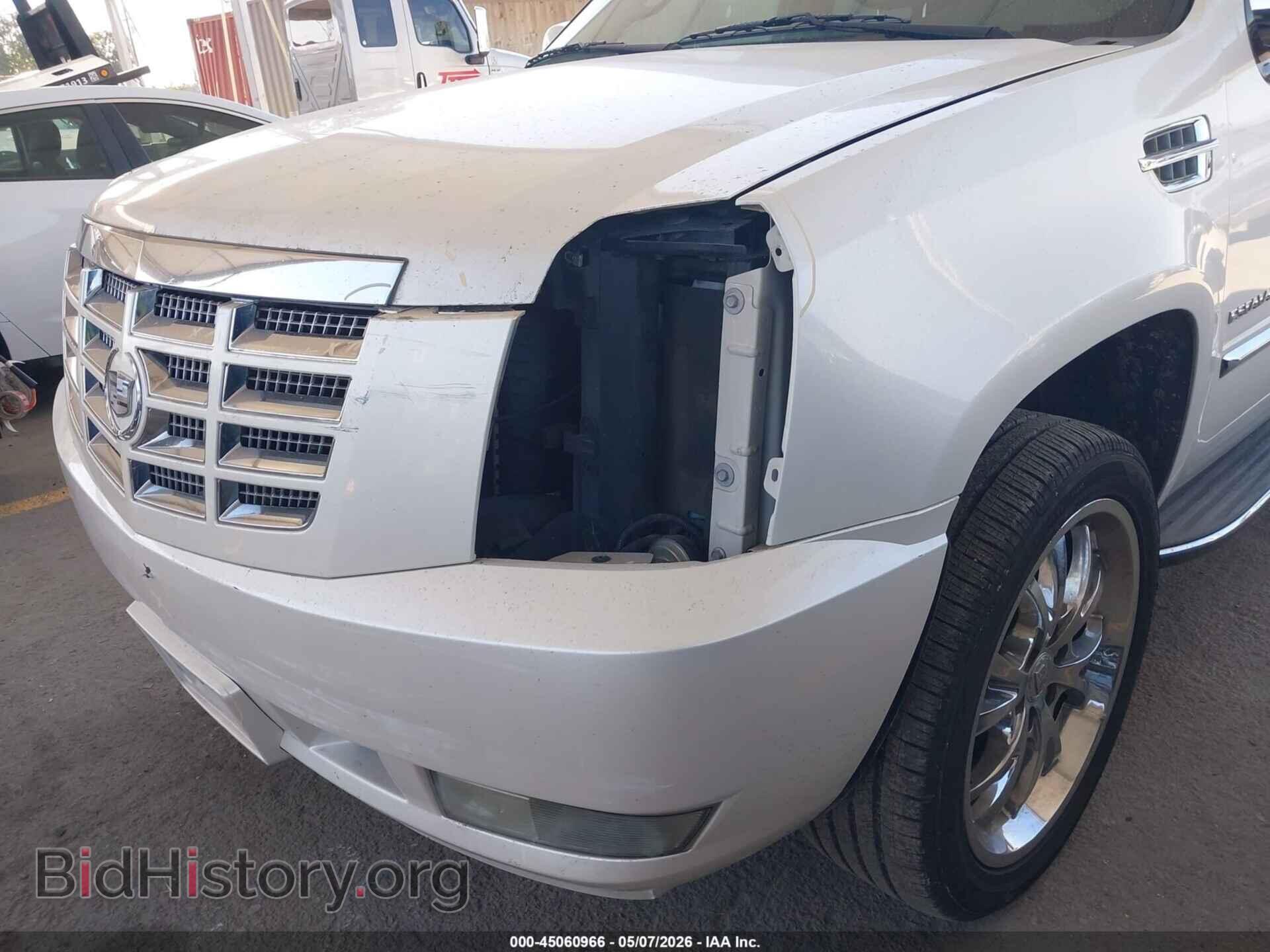 2011 CADILLAC ESCALADE - VIN: 1GYS3AEF2BR299891 - Фото 6