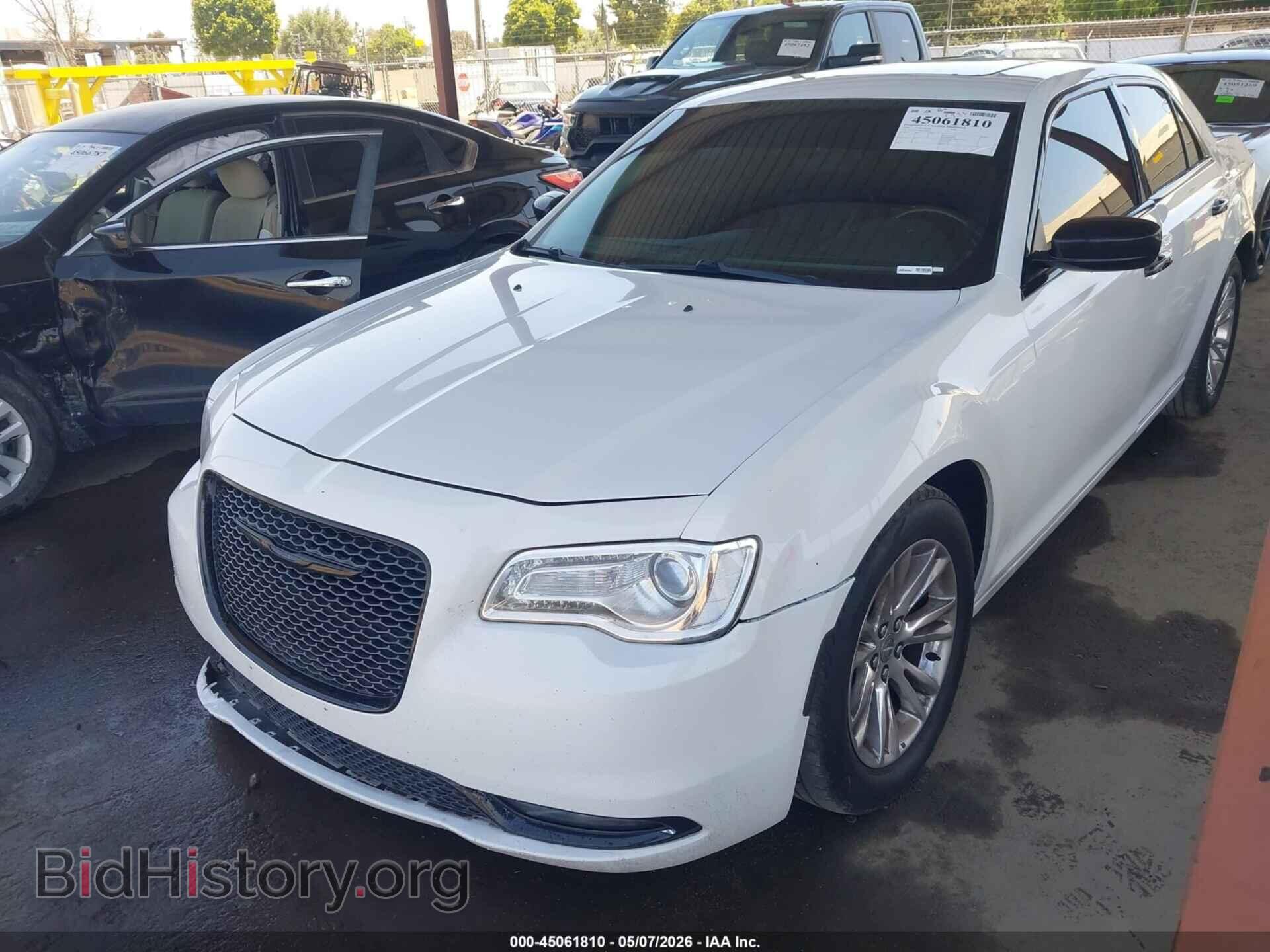 2016 CHRYSLER 300C - VIN: 2C3CCAEG2GH324660 - Photo 2
