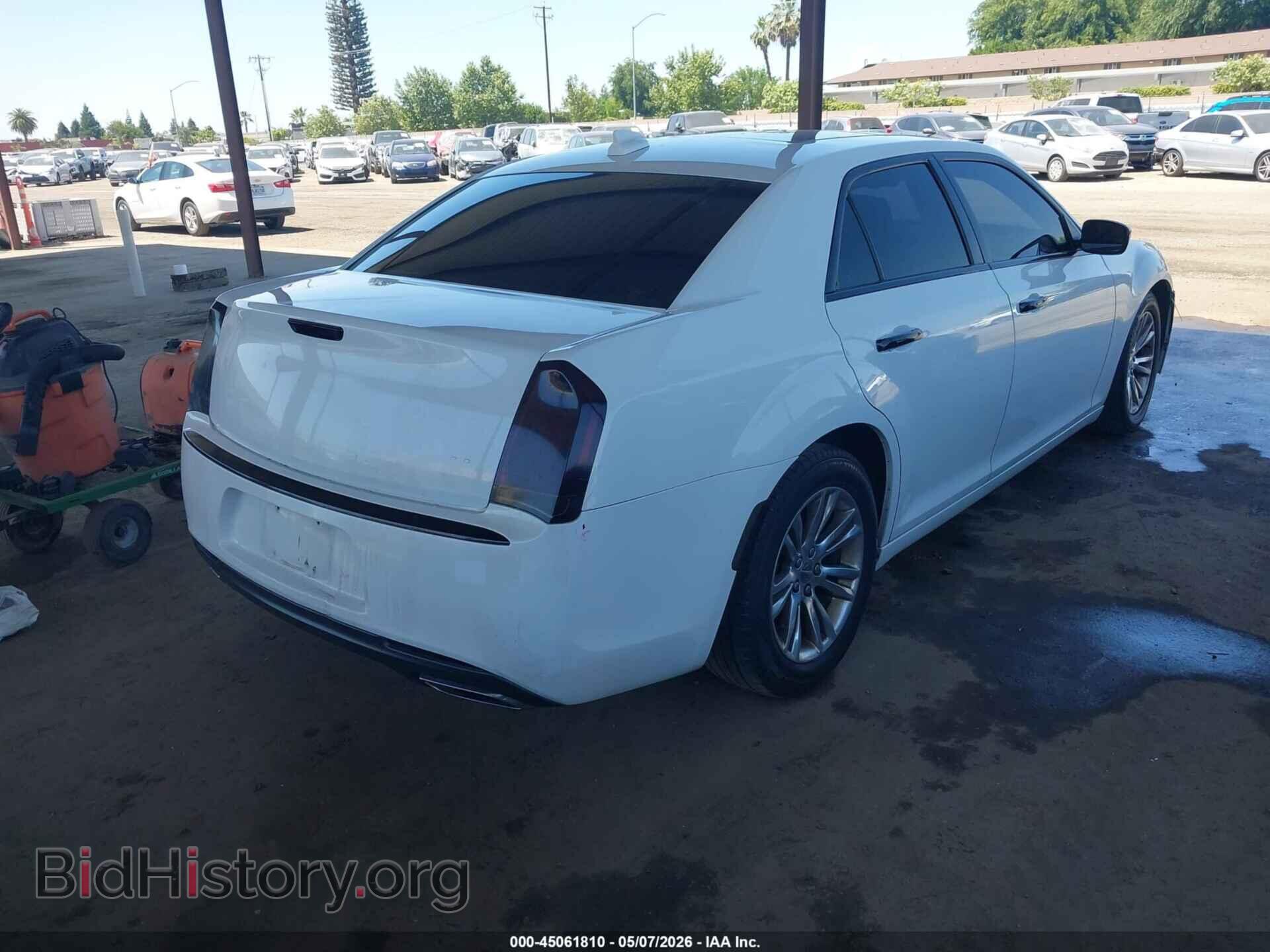 2016 CHRYSLER 300C - VIN: 2C3CCAEG2GH324660 - Photo 4