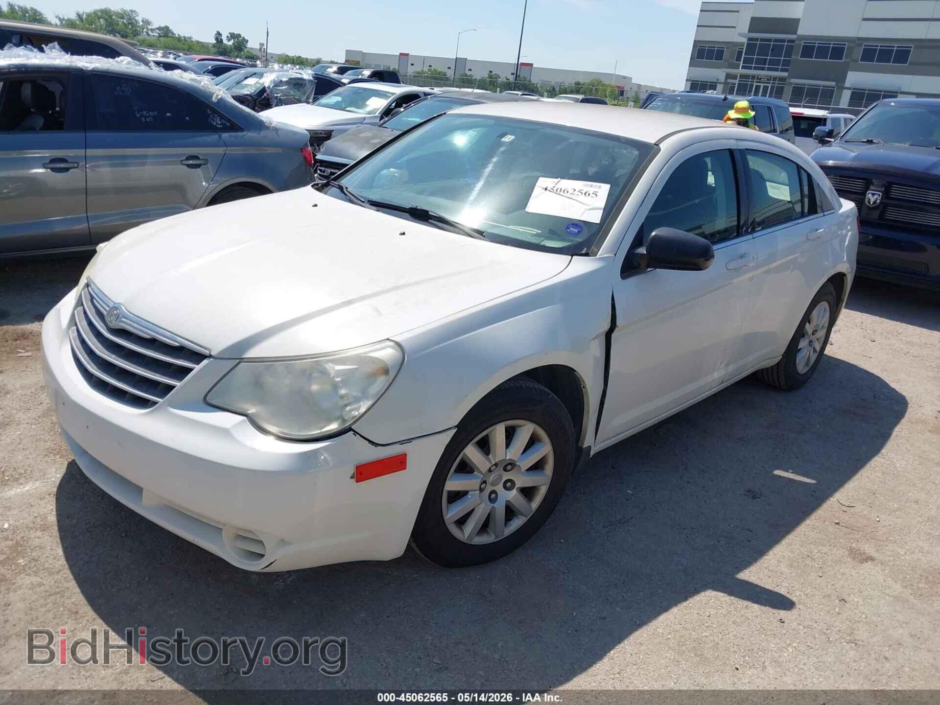 2010 CHRYSLER SEBRING - VIN: 1C3CC4FB4AN187238 - Фото 2