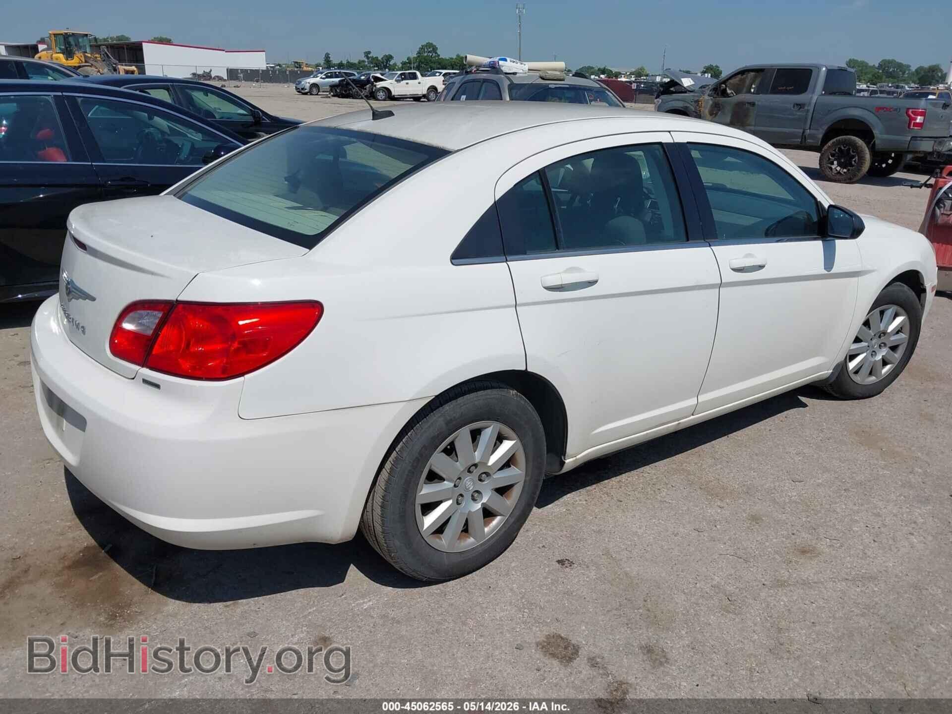 2010 CHRYSLER SEBRING - VIN: 1C3CC4FB4AN187238 - Фото 4