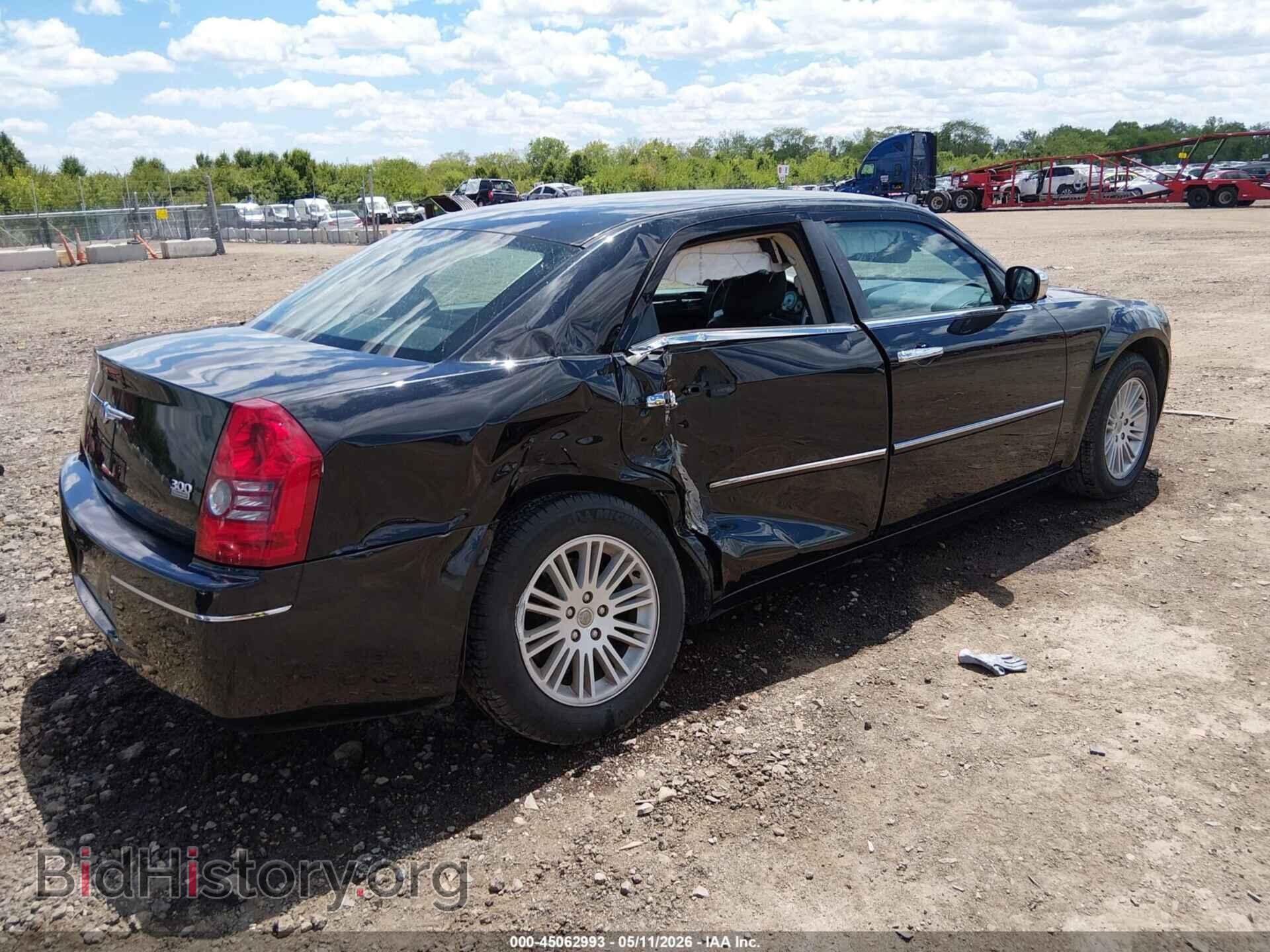 2010 CHRYSLER 300 - VIN: 2C3CA4CD6AH133802 - Фото 4