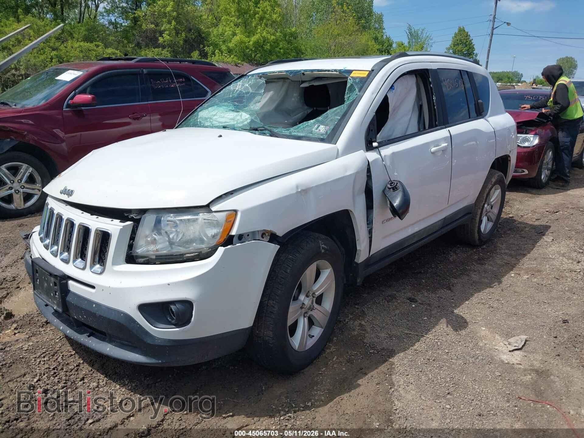 2011 JEEP COMPASS - VIN: 1J4NF1FB8BD244522 - Photo 2