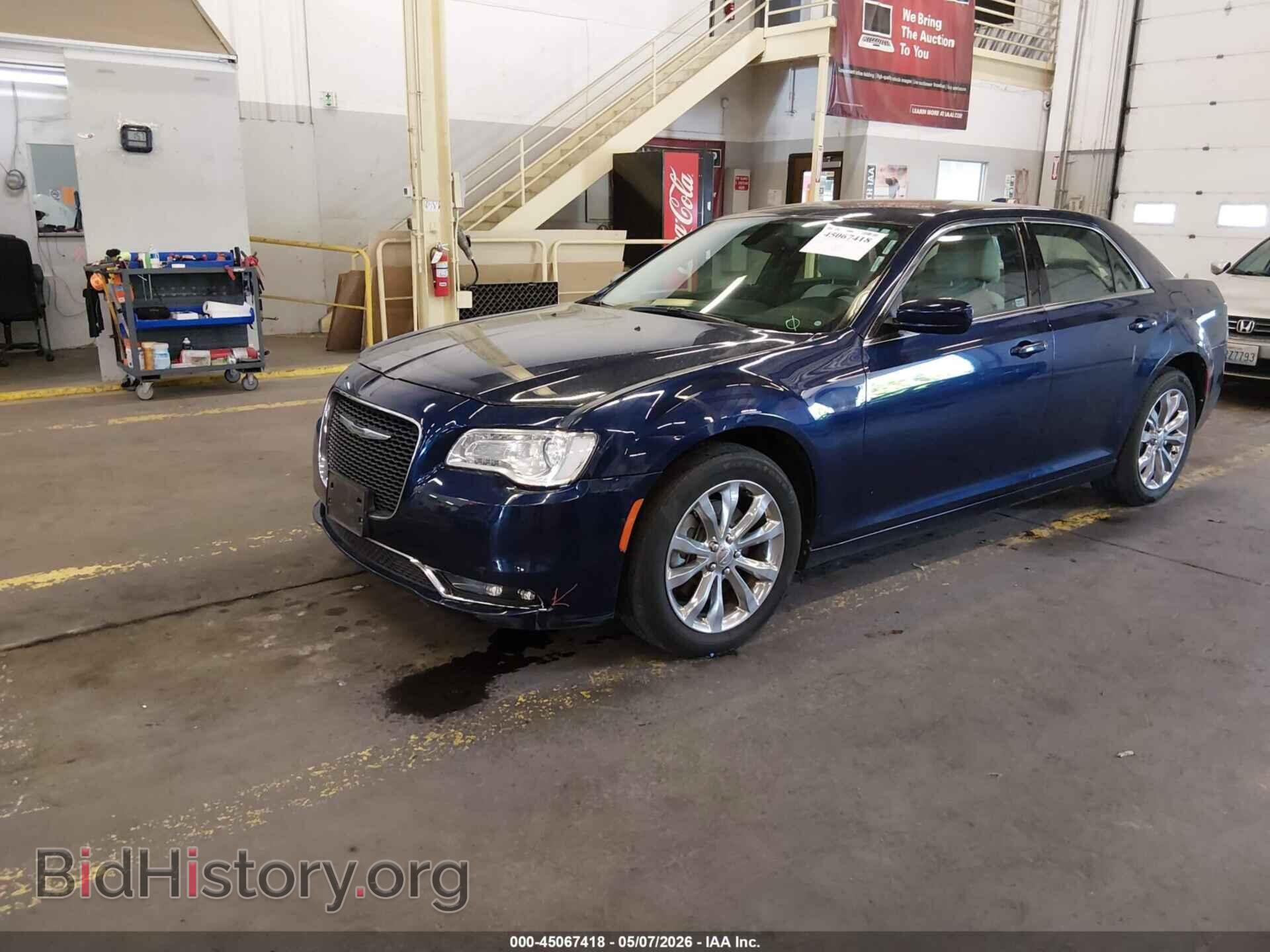 2015 CHRYSLER 300 - VIN: 2C3CCARG4FH803347 - Фото 2