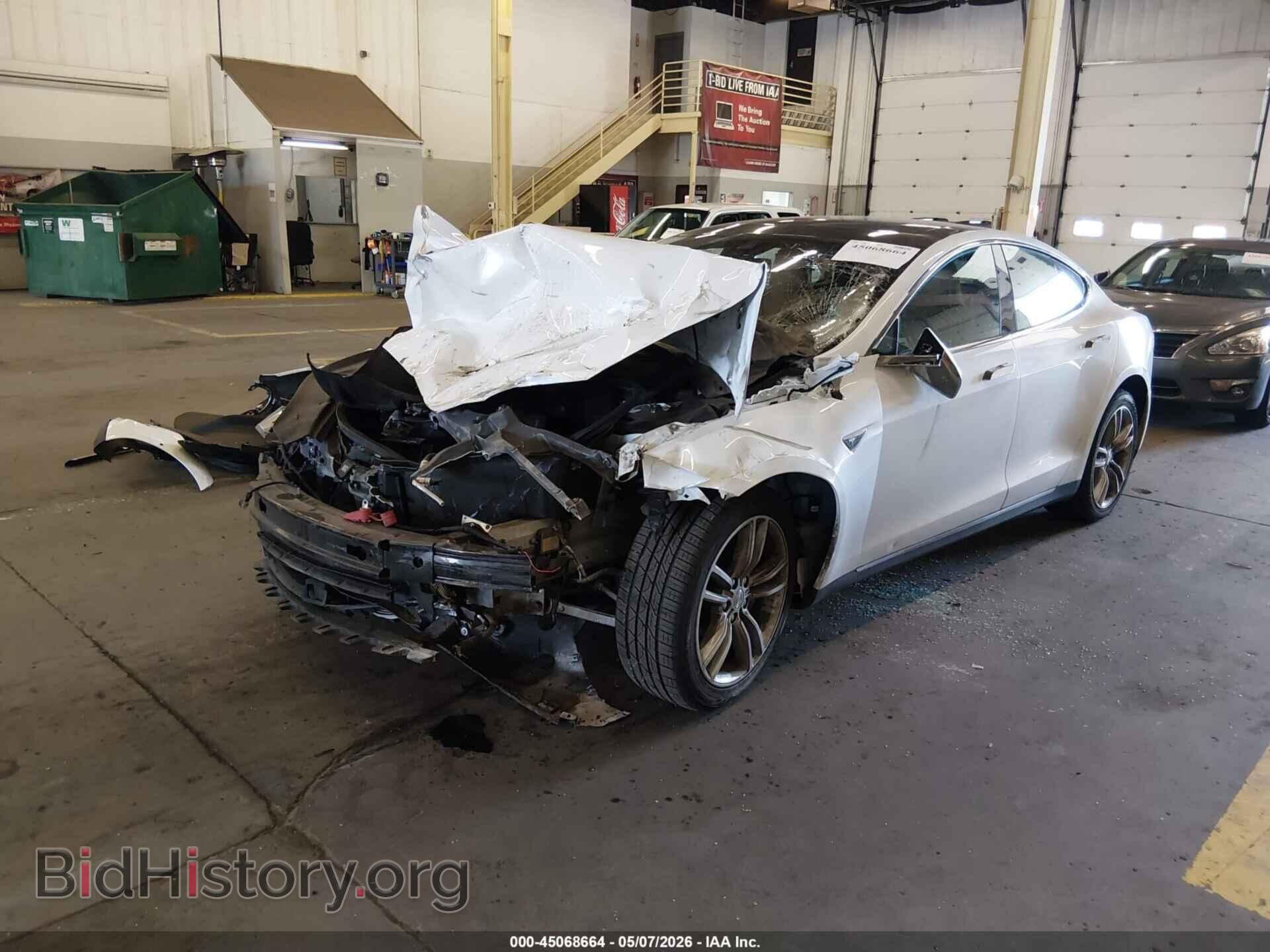 2014 TESLA MODEL S - VIN: 5YJSA1H13EFP63681 - Фото 2