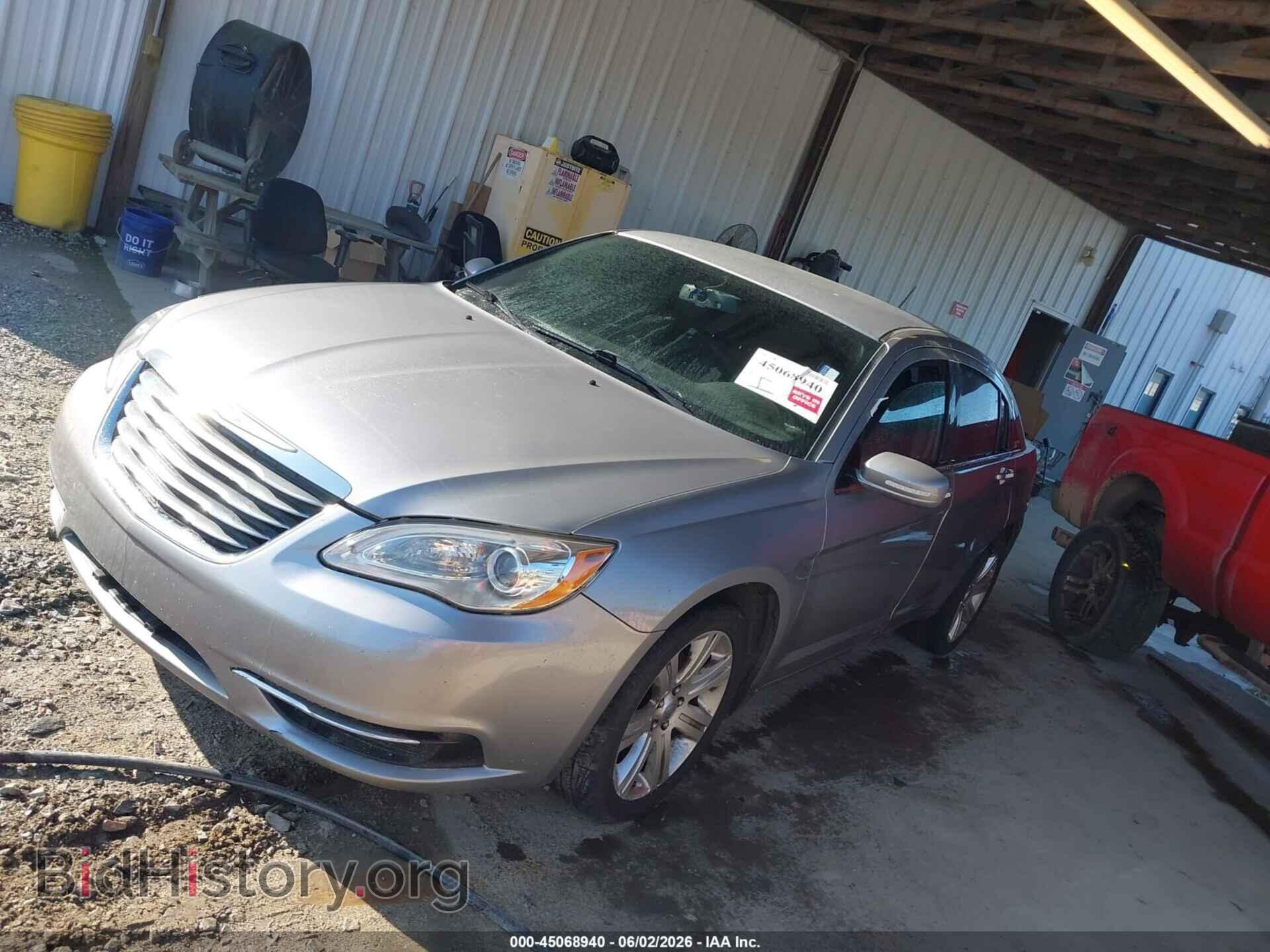 2013 CHRYSLER 200 - VIN: 1C3CCBBB6DN587929 - Photo 2