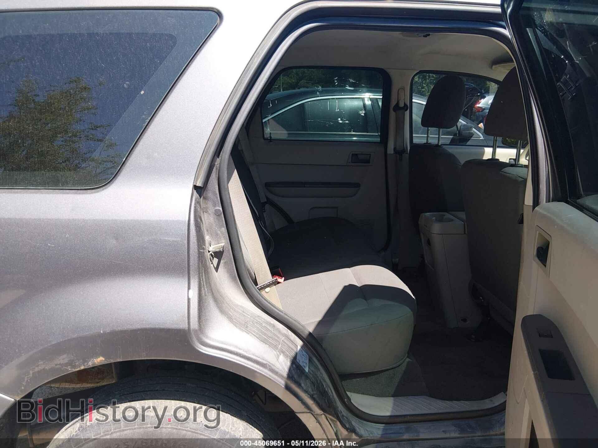 2011 FORD ESCAPE - VIN: 1FMCU0C76BKA68123 - Photo 8