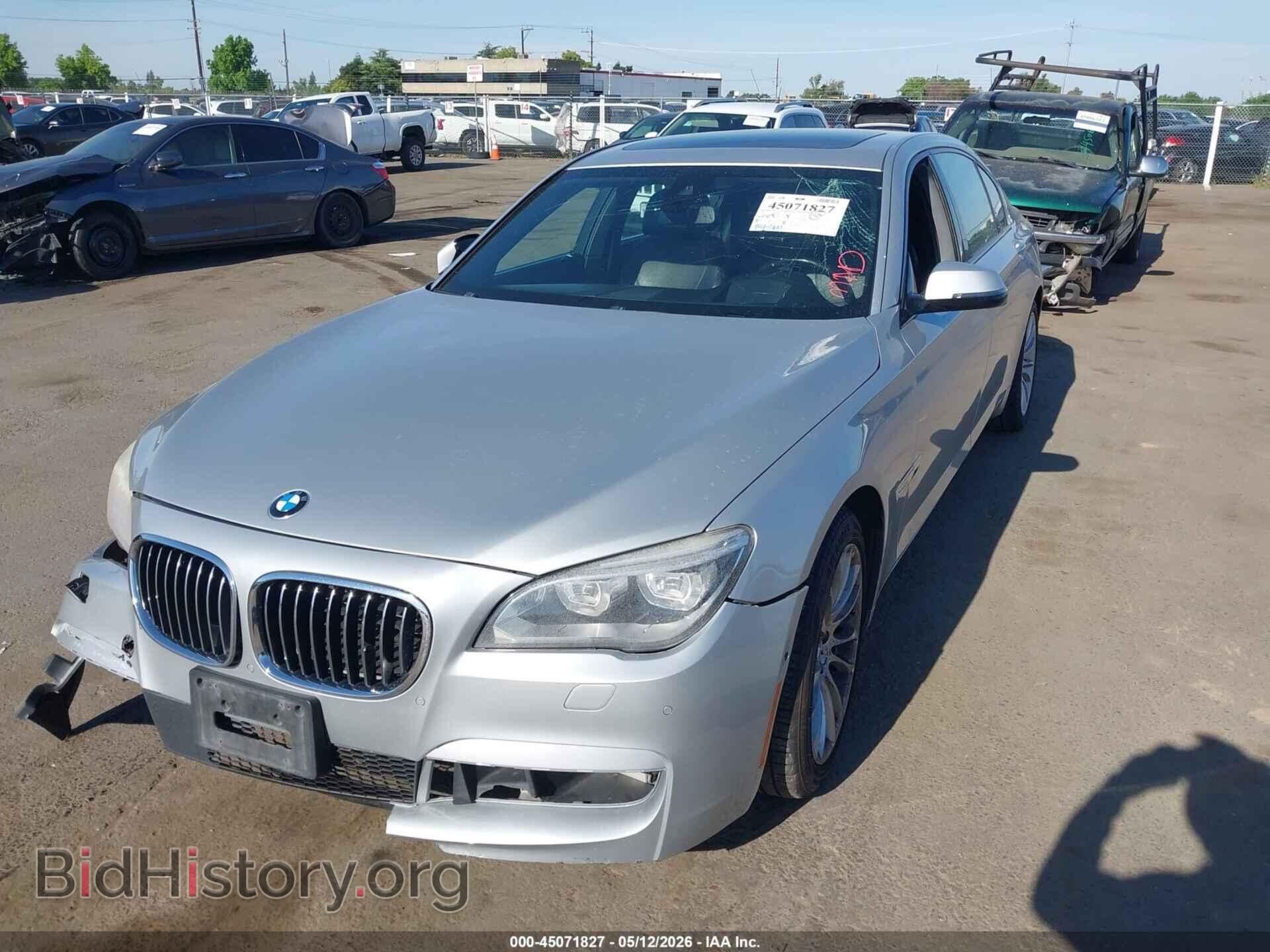 2015 BMW 750LI - VIN: WBAYE8C57FD782449 - Фото 2